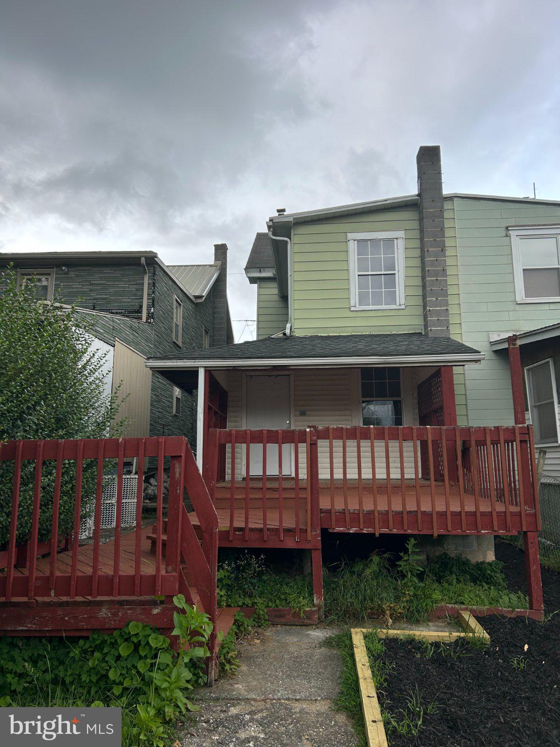 934 W MAIN STREET