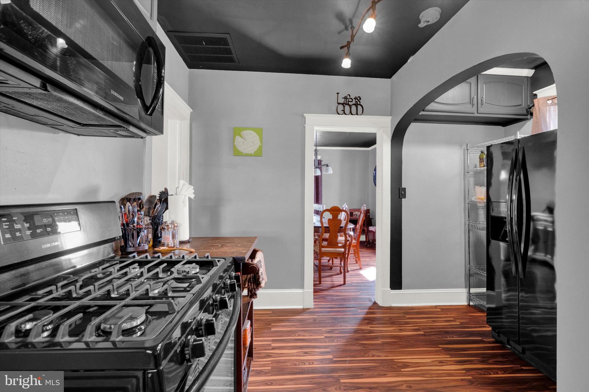 HALETHORPE HEIGHTS - Residential