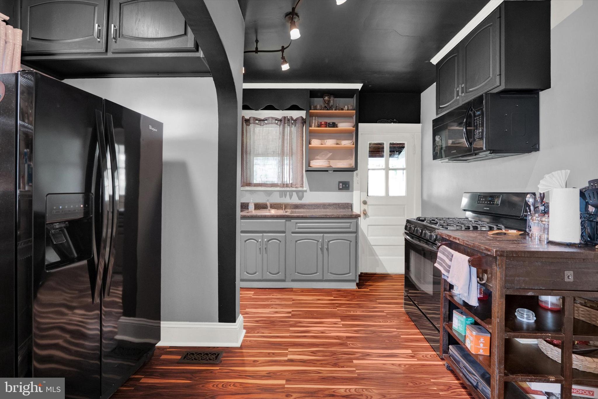 HALETHORPE HEIGHTS - Residential