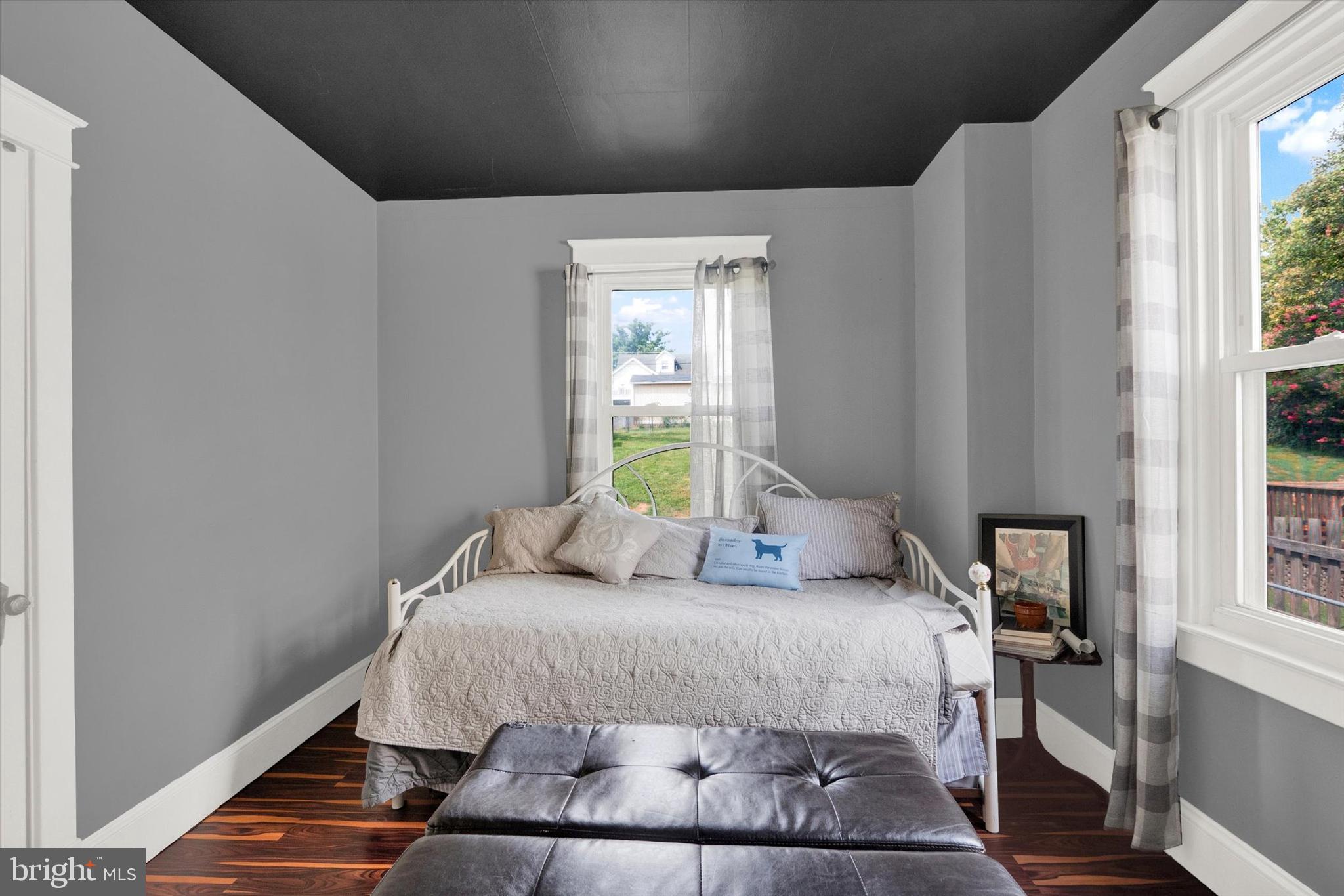 HALETHORPE HEIGHTS - Residential