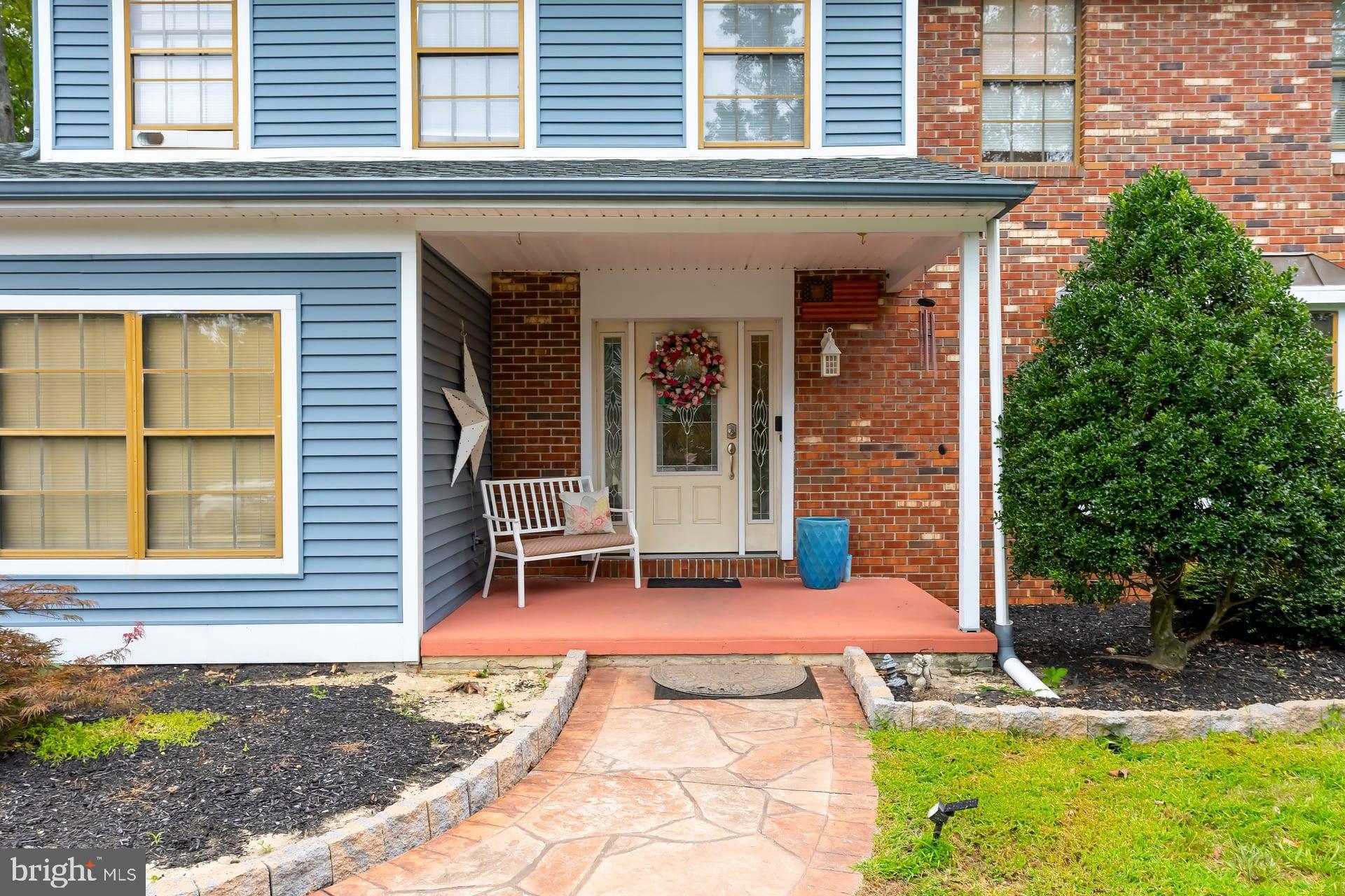 1122 RAINBOW CIRCLE