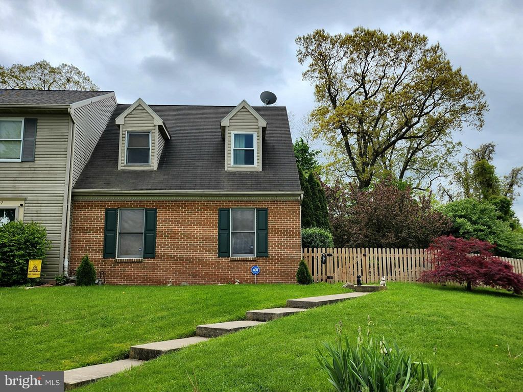 Photo of 301 STONECREST CT, STEVENS, PA 17578 (MLS # PALA2034552)
