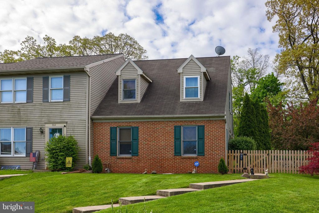 Photo of 301 STONECREST CT, STEVENS, PA 17578 (MLS # PALA2034552)