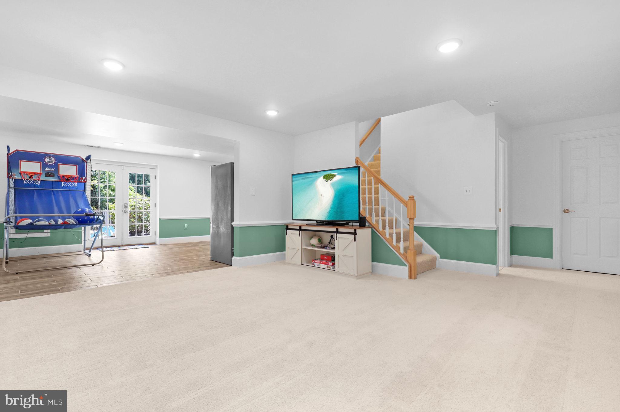 GAITHERSBURG OUTSIDE - Residential