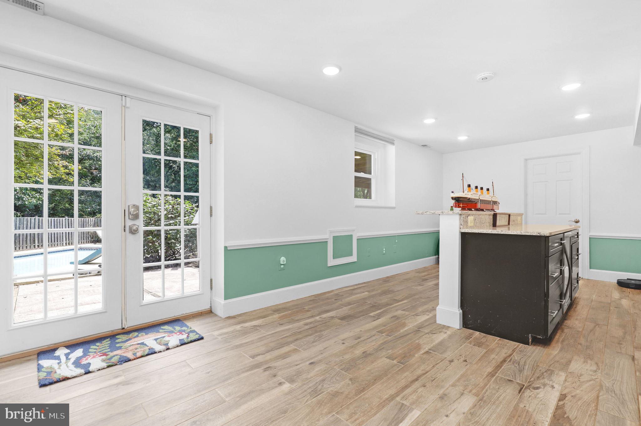 GAITHERSBURG OUTSIDE - Residential