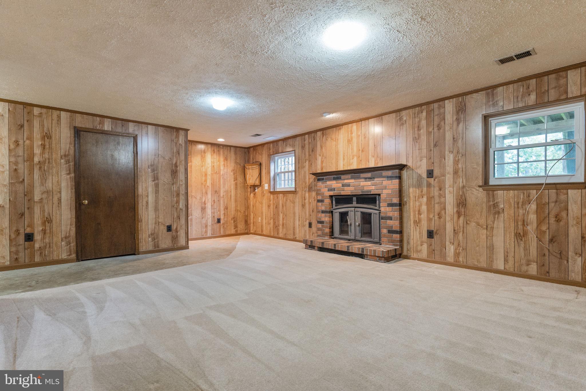 COUNTRYSIDE - Residential