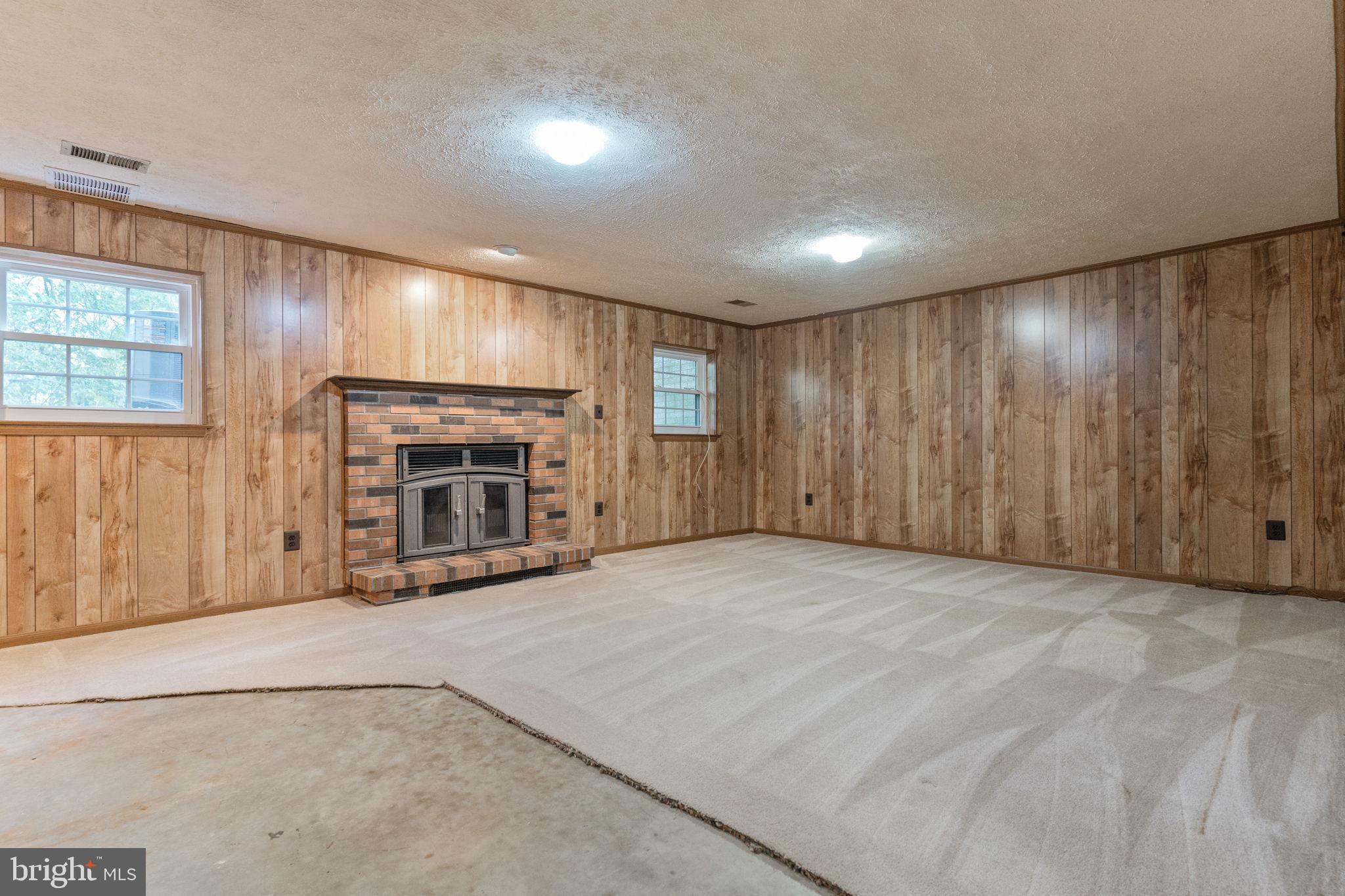 COUNTRYSIDE - Residential