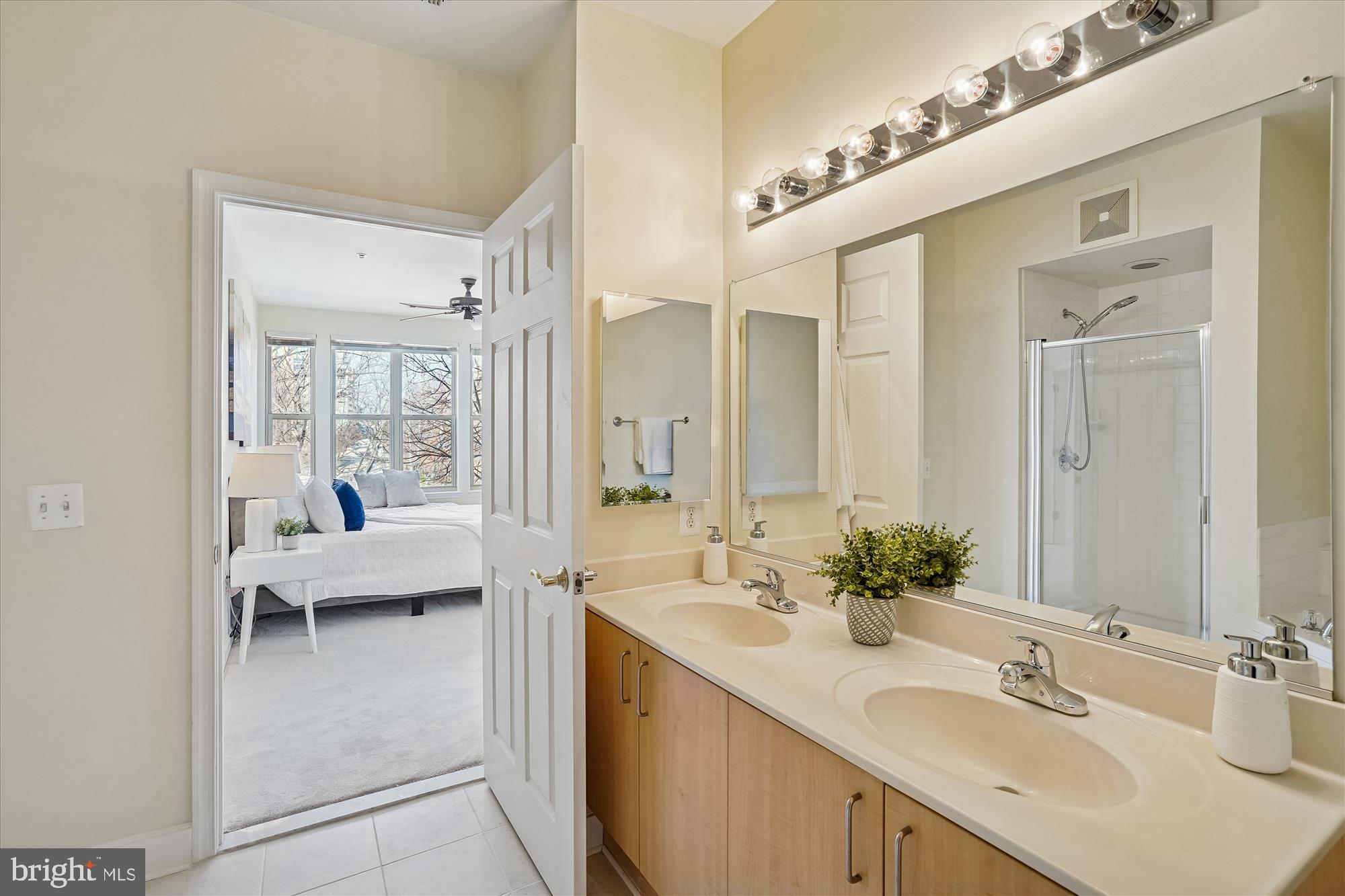 STRATFORD - Residential