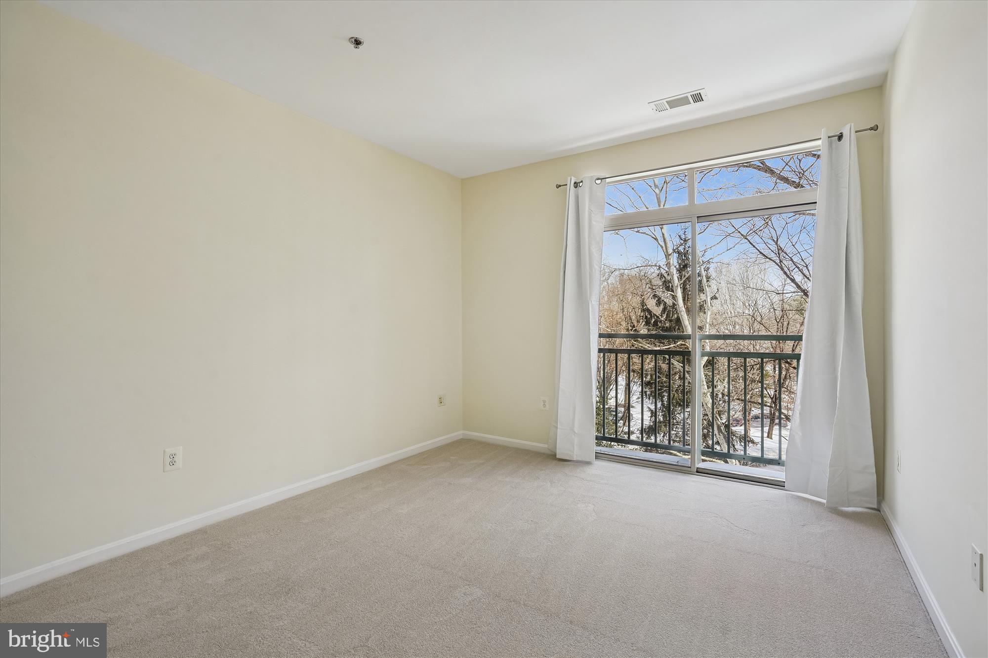 STRATFORD - Residential