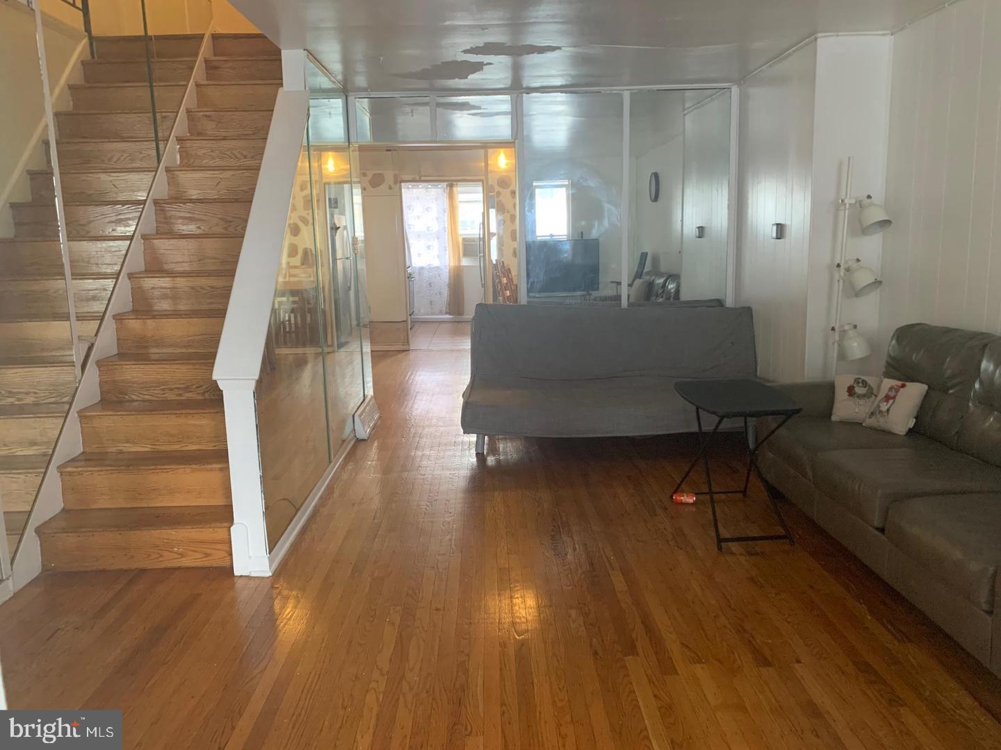 PHILADELPHIA - Residential