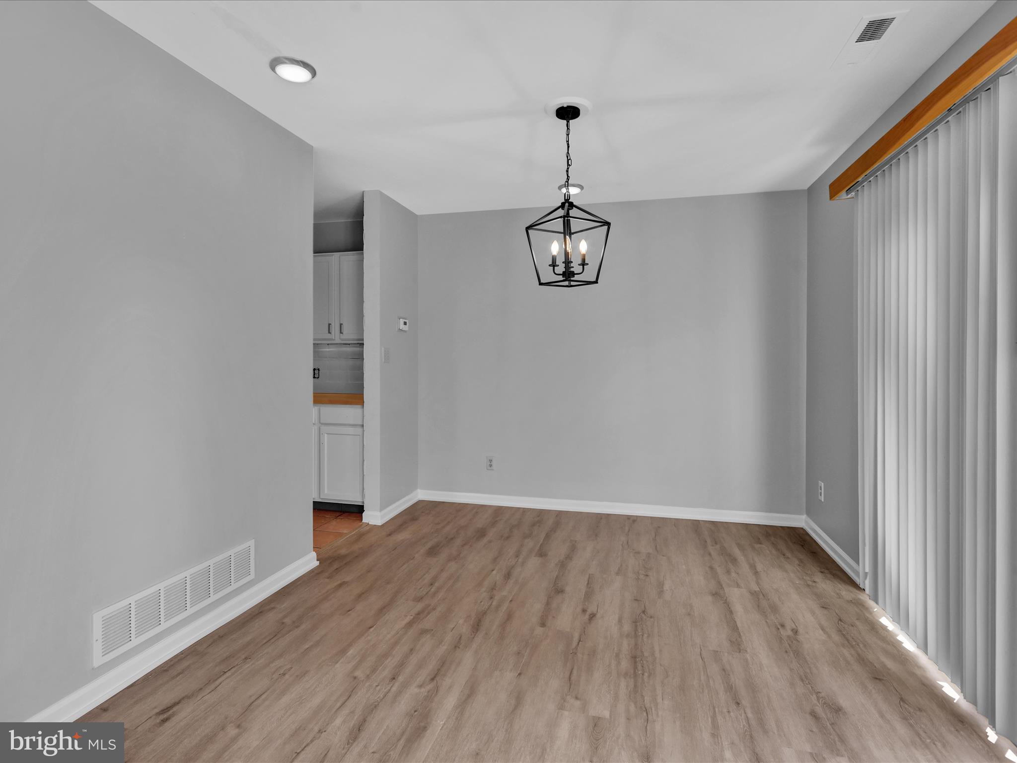 FLYING HILLS - Residential Lease