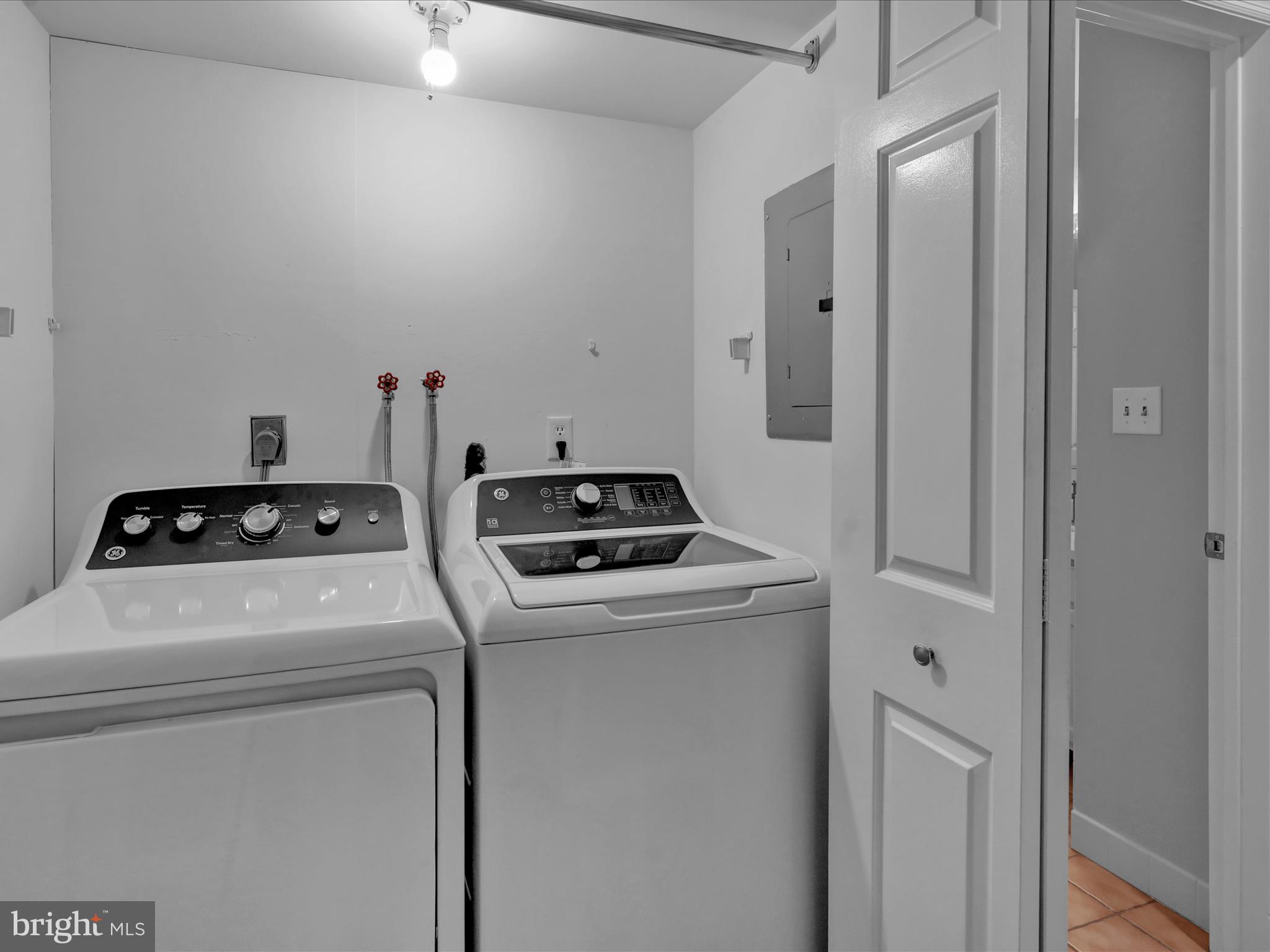 FLYING HILLS - Residential Lease