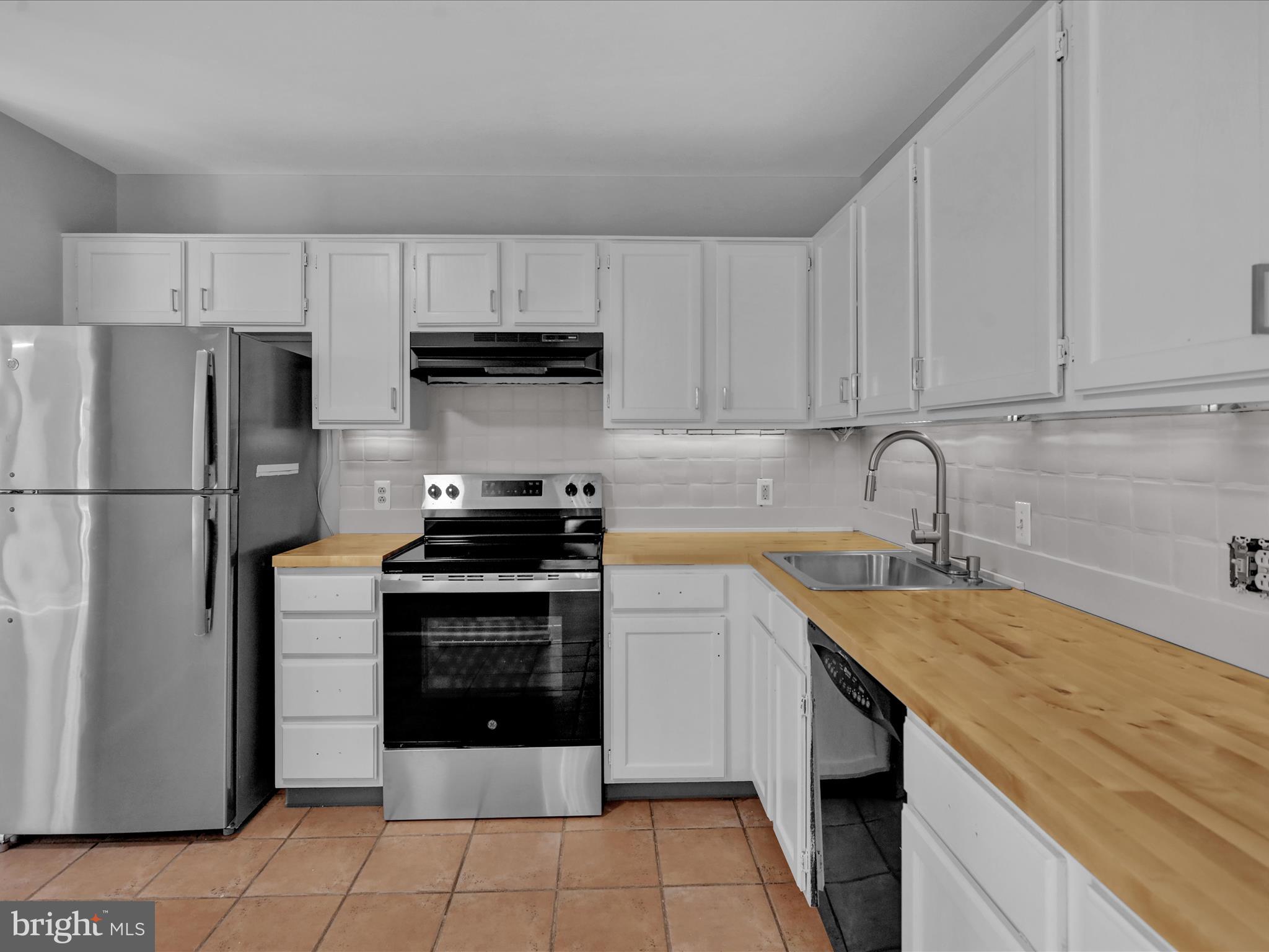 FLYING HILLS - Residential Lease