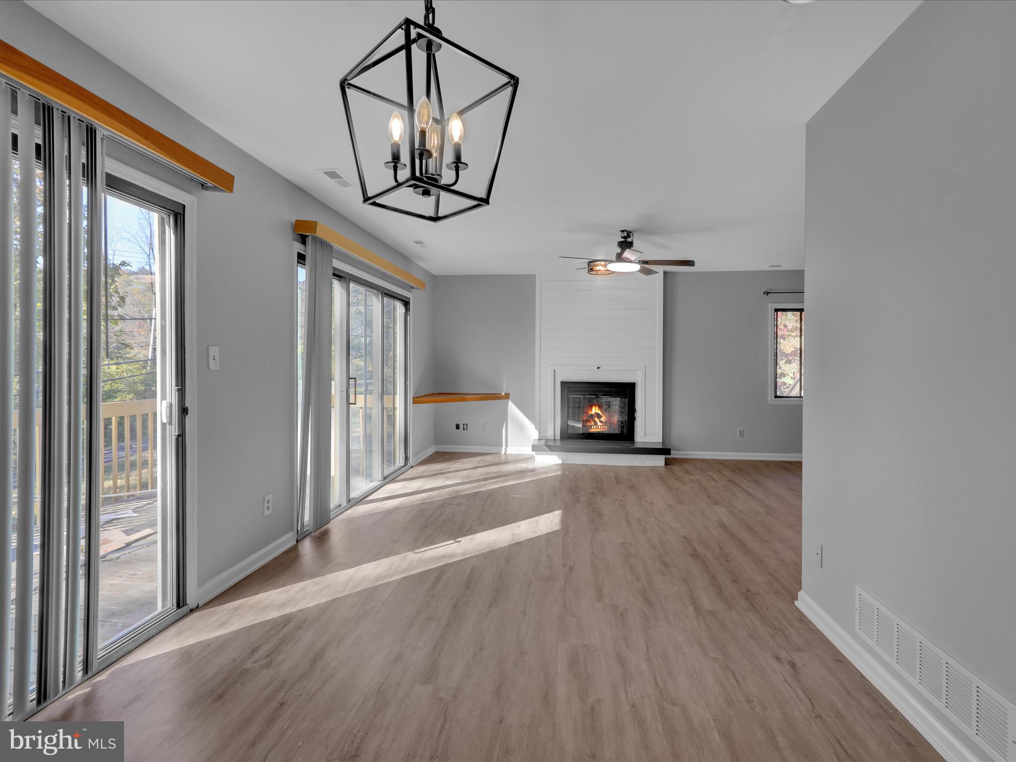 FLYING HILLS - Residential Lease