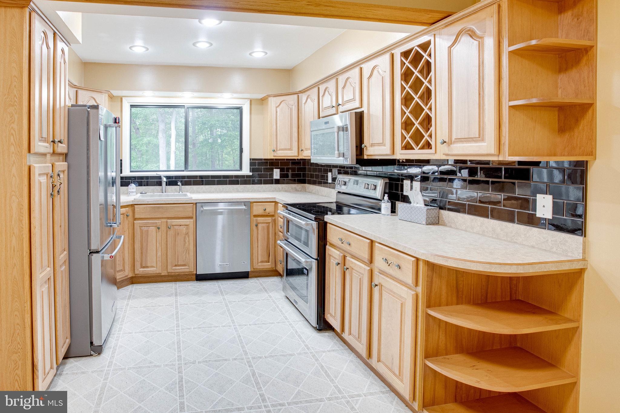 LAKE RIDGE - Residential