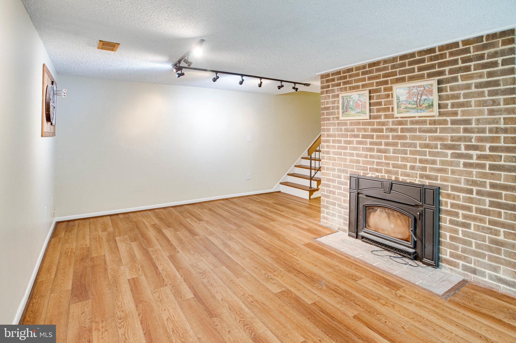 LAKE RIDGE - Residential