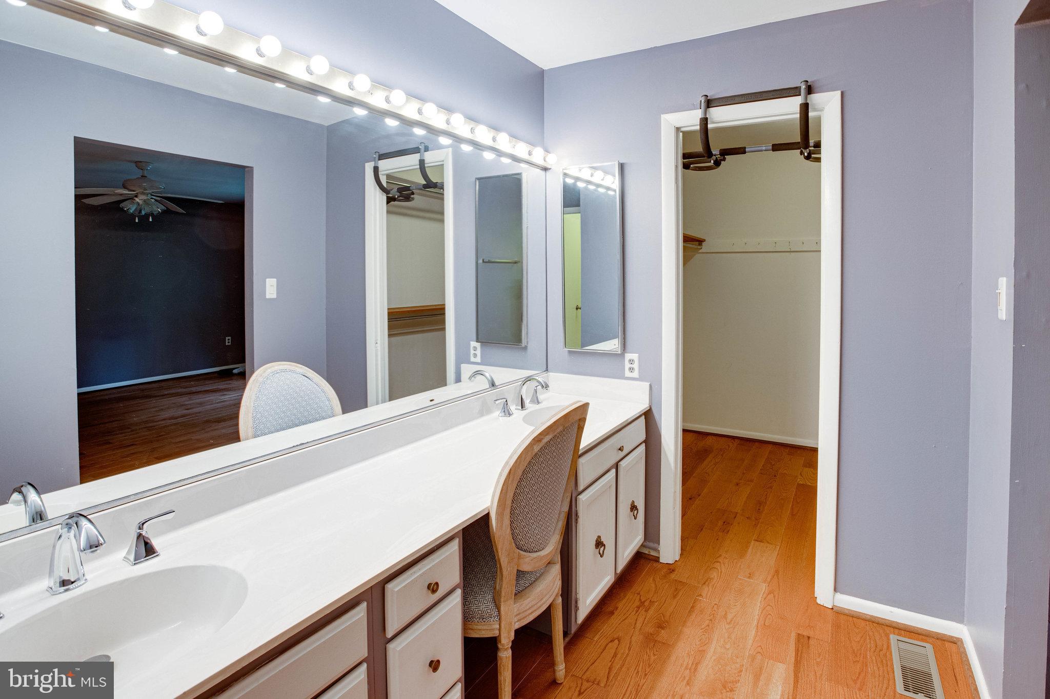 LAKE RIDGE - Residential