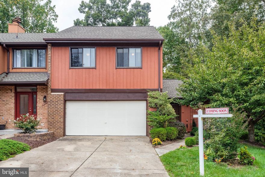 WATER FRONT.  LOCATION..LOCATION..LOCATION.  SPACE AND FEELS LIKE A SINGLE FAMILY HOME NESTLED IN SOUGHT AFTER LAKE RIDGE WITH LOTS OF PRIVACY.  LARGE 2 CAR GARAGE, WATER VIEW & ACCESS.  THIS 3 BEDROOM (WITH OPTION FOR 4TH/OFFICE/PLAYROOM/GUEST ROOM/AUPAIR/IN-LAW SUITE, REMODELED KITCHEN WITH NEW APPLIANCES AND MORE.  NEW HARDWOODS ON MAIN LEVEL AND UPDATED CARPETING IN OTHER AREA.  THIS HOME FEATURES SKYLIGHTS IN MAIN LEVEL FAMILY ROOM AND FIREPLACE CONVERTED TO WOOD STOVE.  2ND FIREPLACE IN LOWER LEVEL RECREATION ALSO CONVERTED TO WOOD STOVE...GREAT HEATING SOURCE AND EFFICIENT AND COSTS LESS.    NEW ROOF, HVAC AND HOT WATER HEATER.  UPDATED INSULATED WRAPPED SIDING.  AMENITIES INCLUDE: 5 SWIMMING POOLS, TENNIS, MARINA (CLOSE BY) AND CLOSE TO BUS LINE, SLUG LOTS AND VRE.  A WOW OF A LOCATION AND PRIVACY...CONVENIENT TO SHOPS, POTOMAC MILLS OUTLETS, HOME DEPOT AND LOWES AND MORE.  A MUST SEE TO APPRECIATE THE SPACE AND WHAT IT OFFERS.  WON'T LAST.....GET YOUR OFFER IN ASAP AND WILL REVIEW AS THEY COME IN.