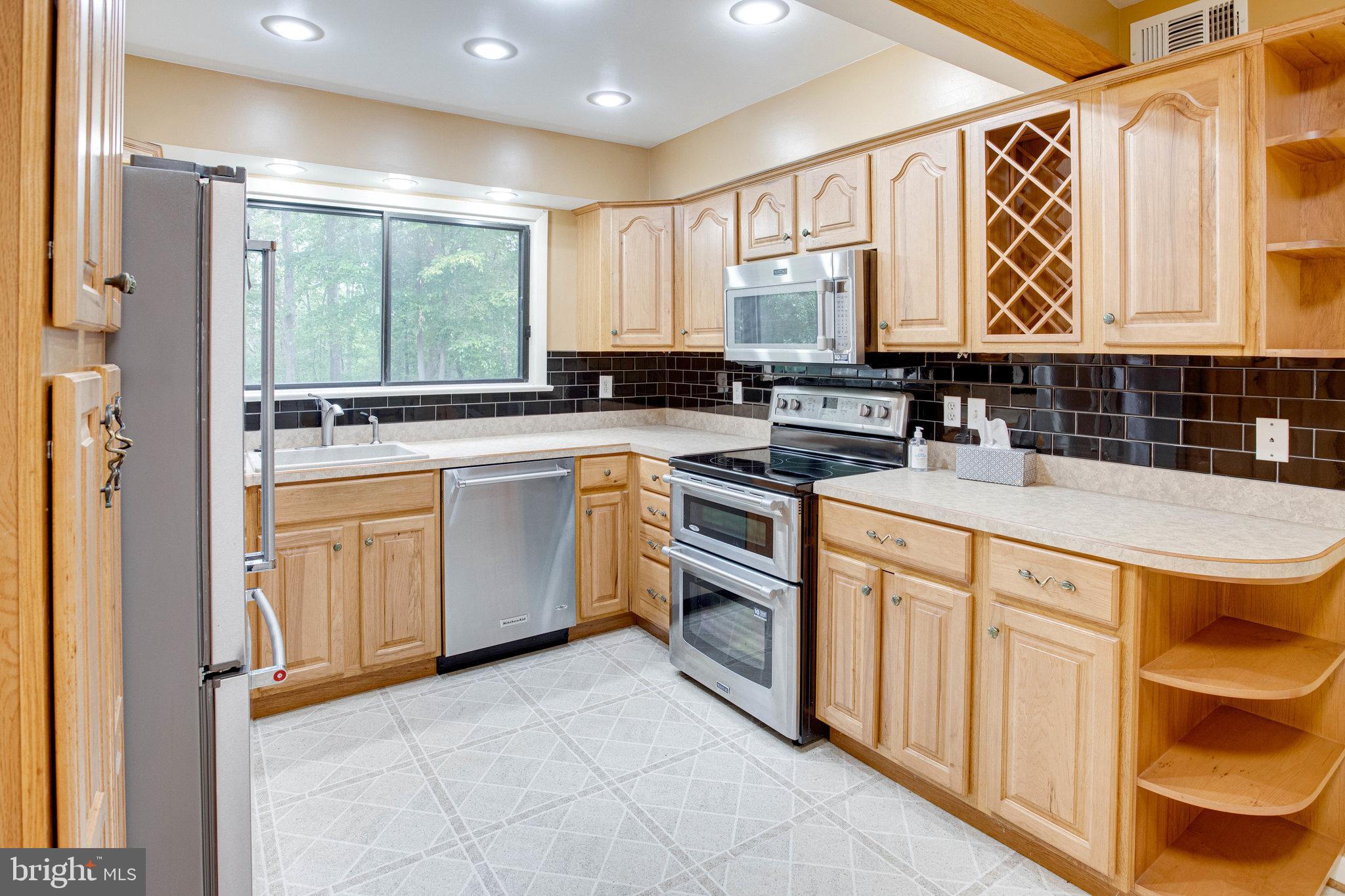 LAKE RIDGE - Residential