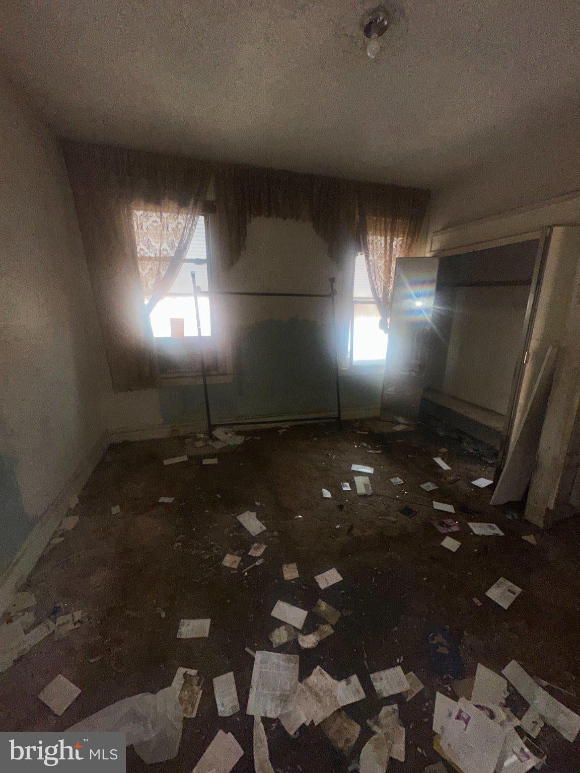 2540 N CORLIES
