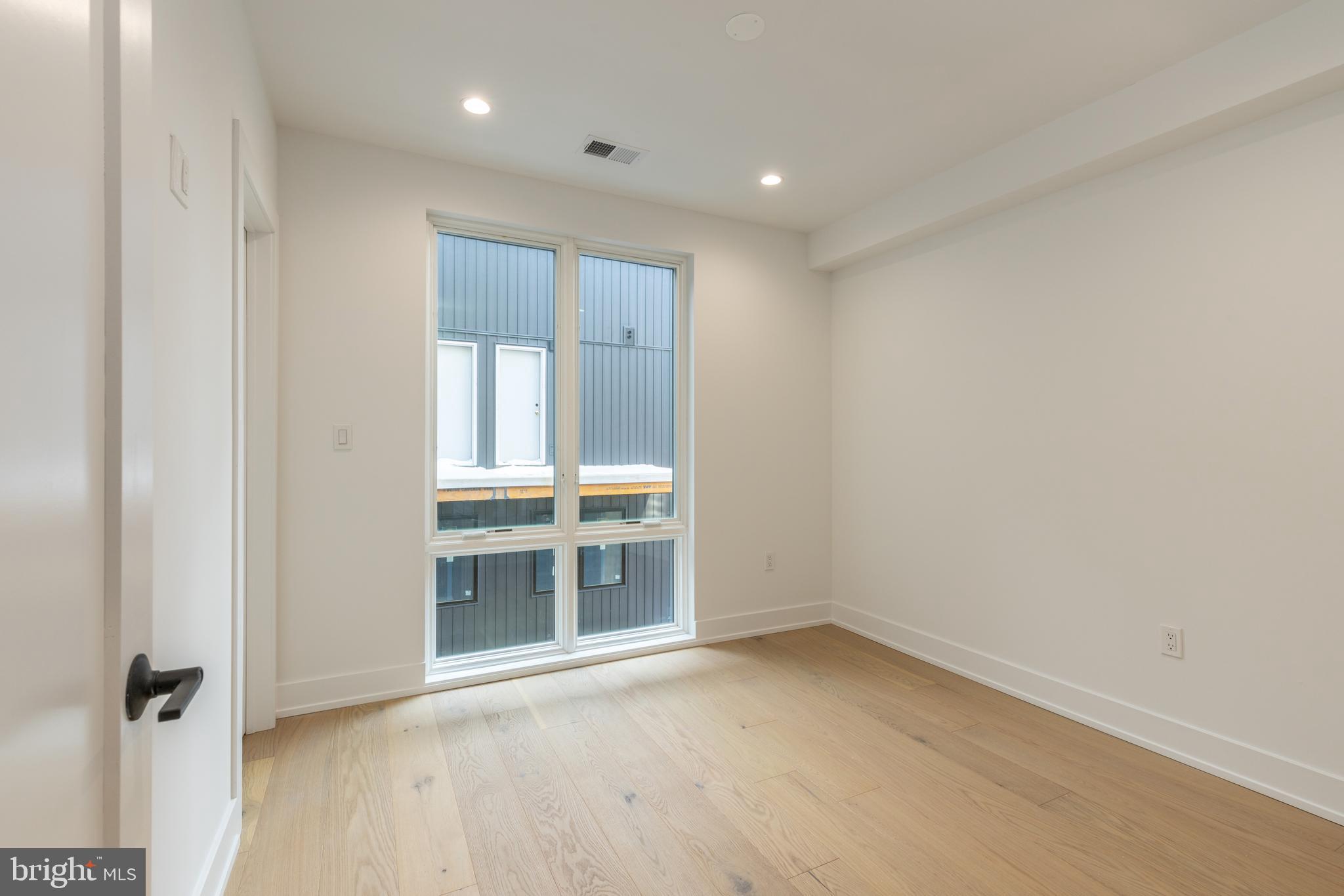 GRADUATE HOSPITAL - Residential