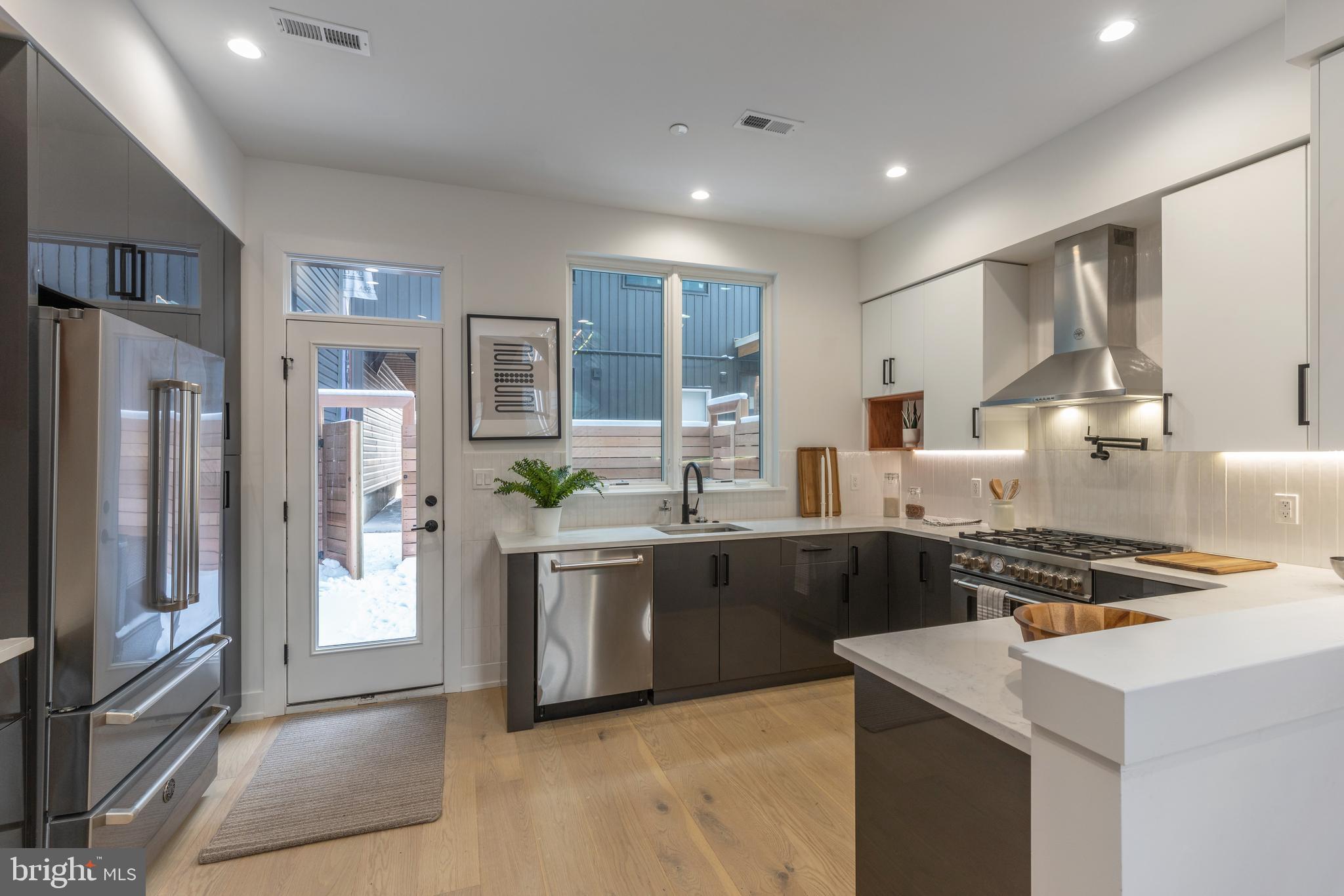 GRADUATE HOSPITAL - Residential