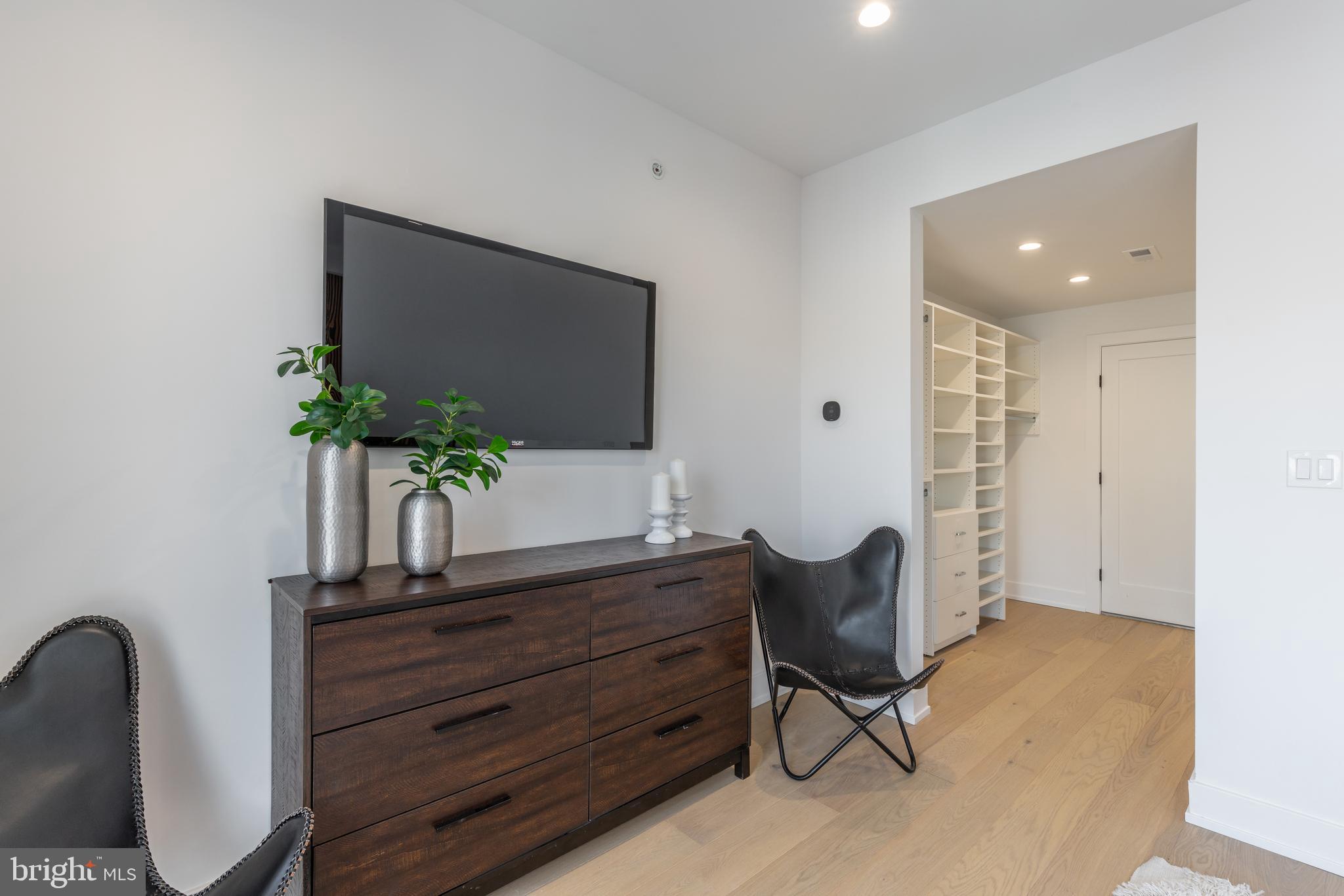 GRADUATE HOSPITAL - Residential