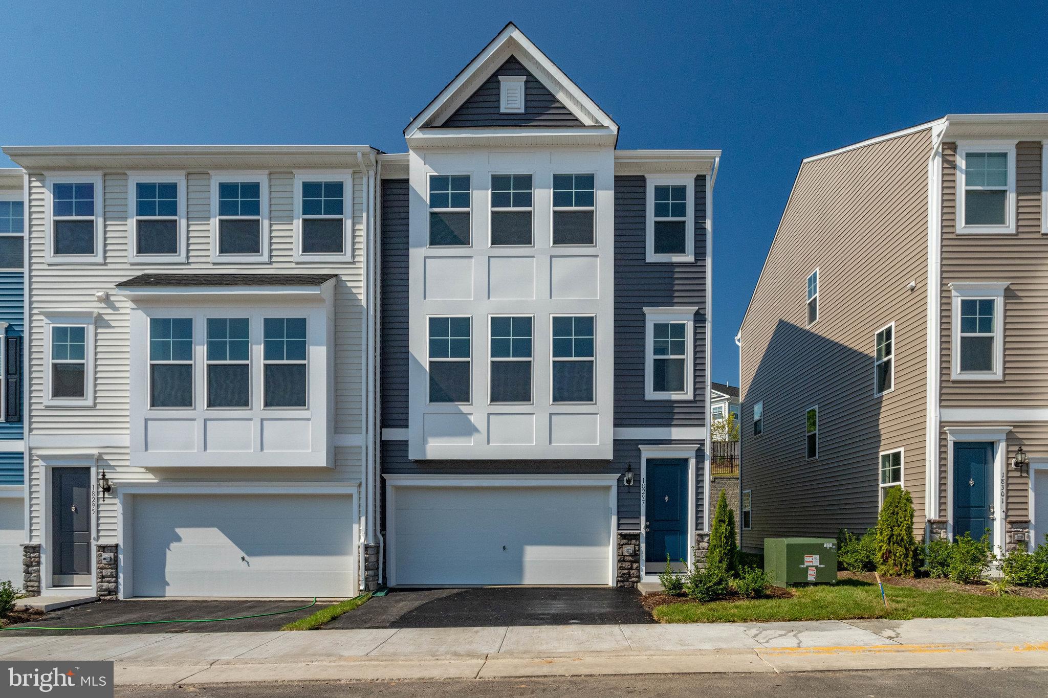 Photo 1 of 47 — 18297 SUMMIT POINTE DRIVE, TRIANGLE, VA 22172