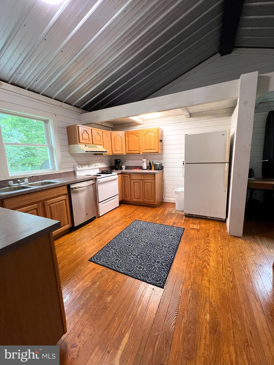 RUSHING RIVER FARMS - Residential