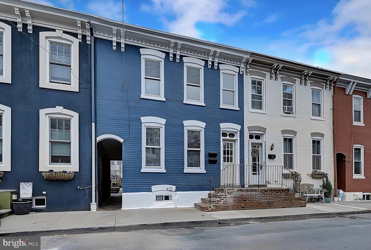 27 SWAN STREET