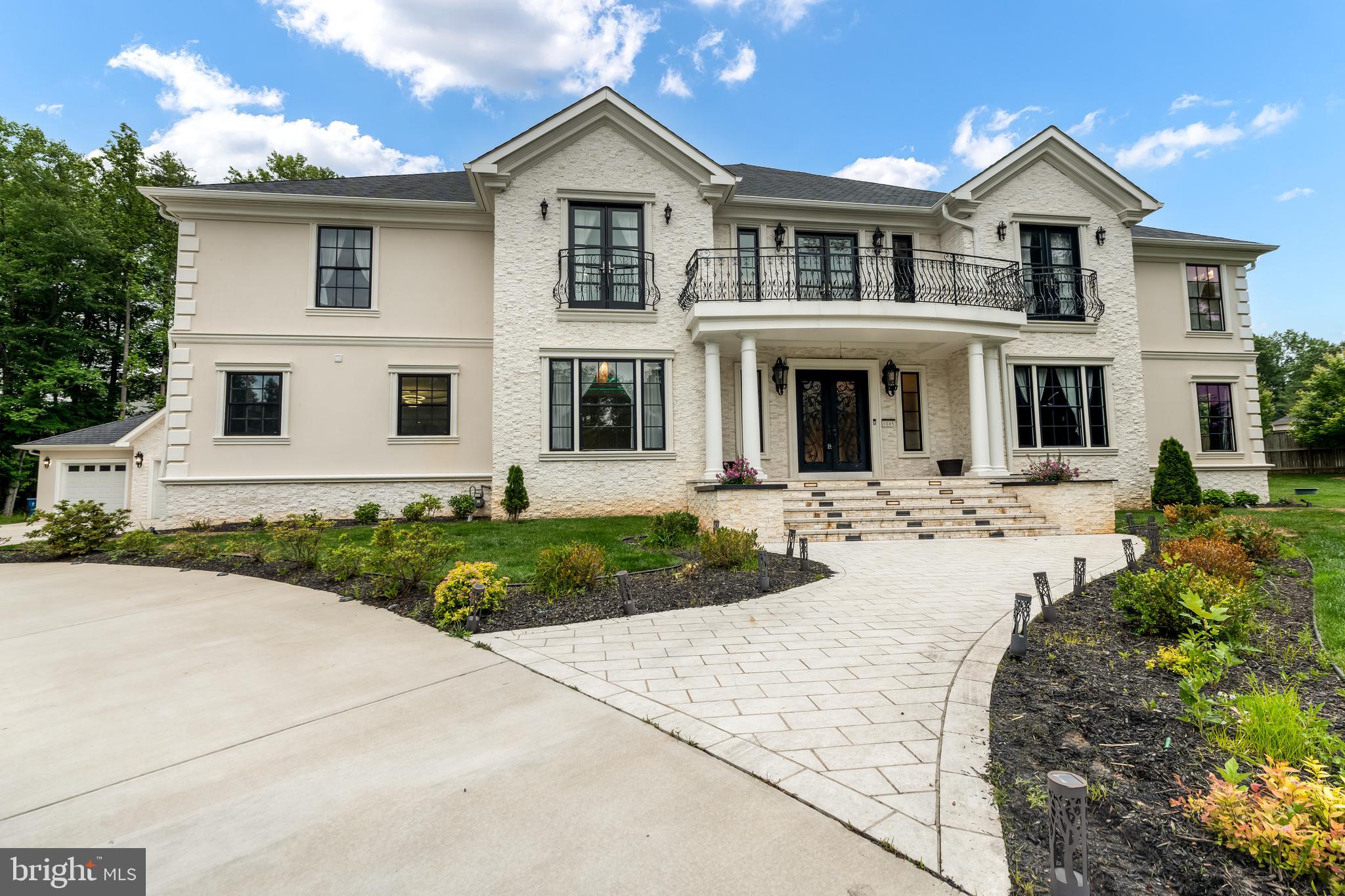 1065 NORTHFALLS COURT