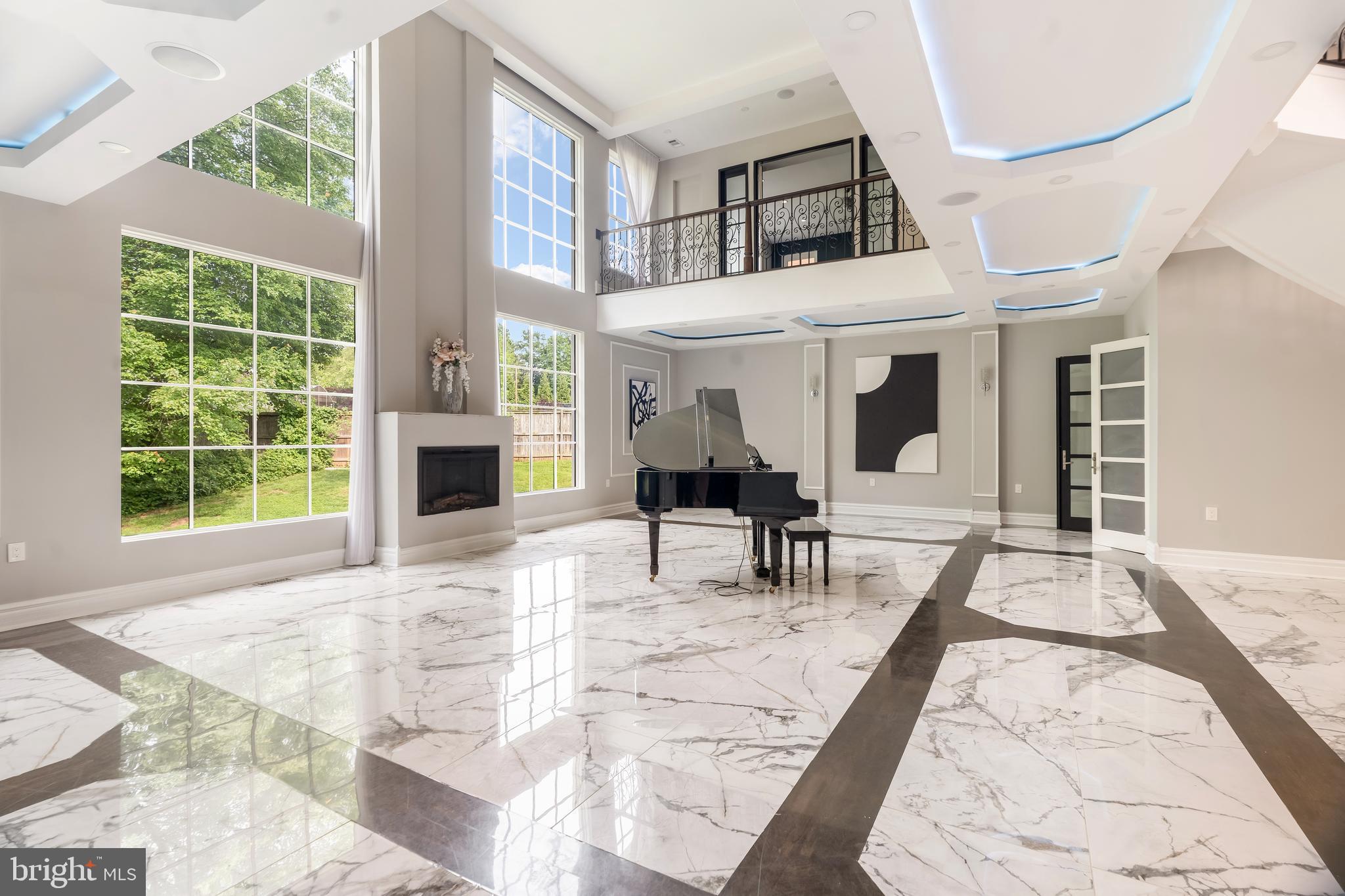1065 NORTHFALLS COURT