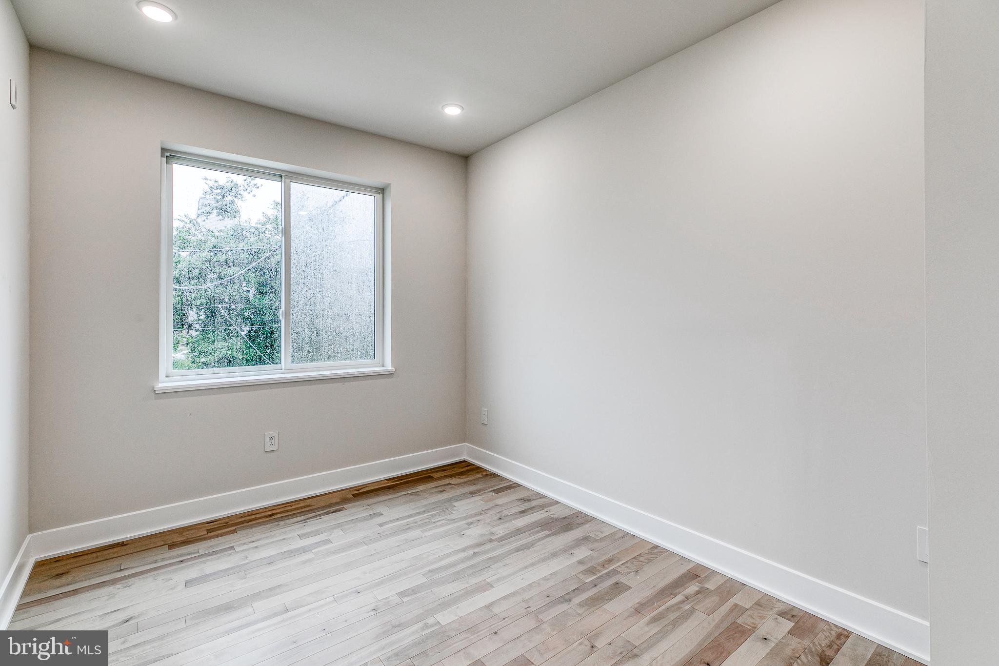 LUDLOW - Residential Lease