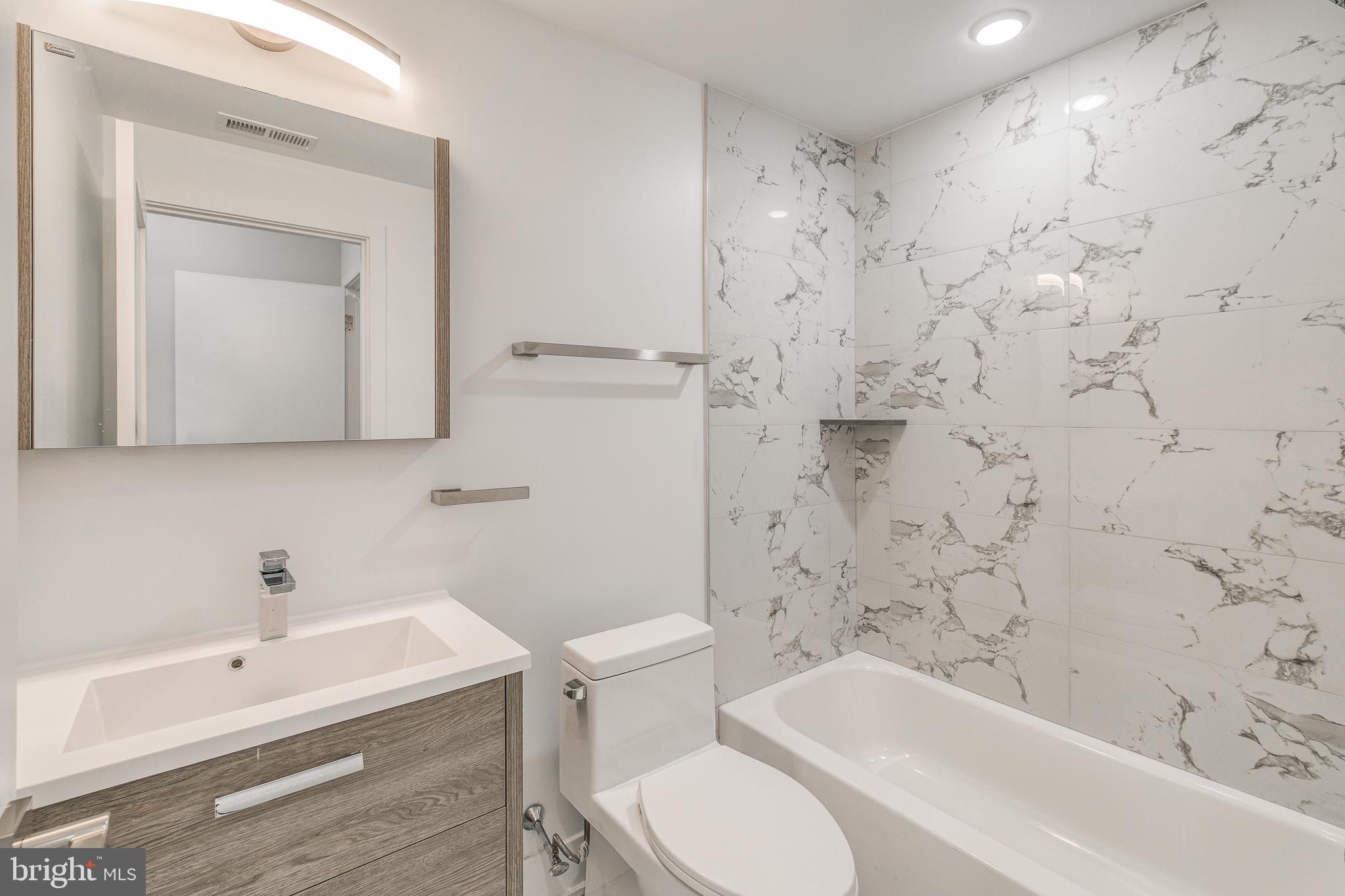 LUDLOW - Residential Lease