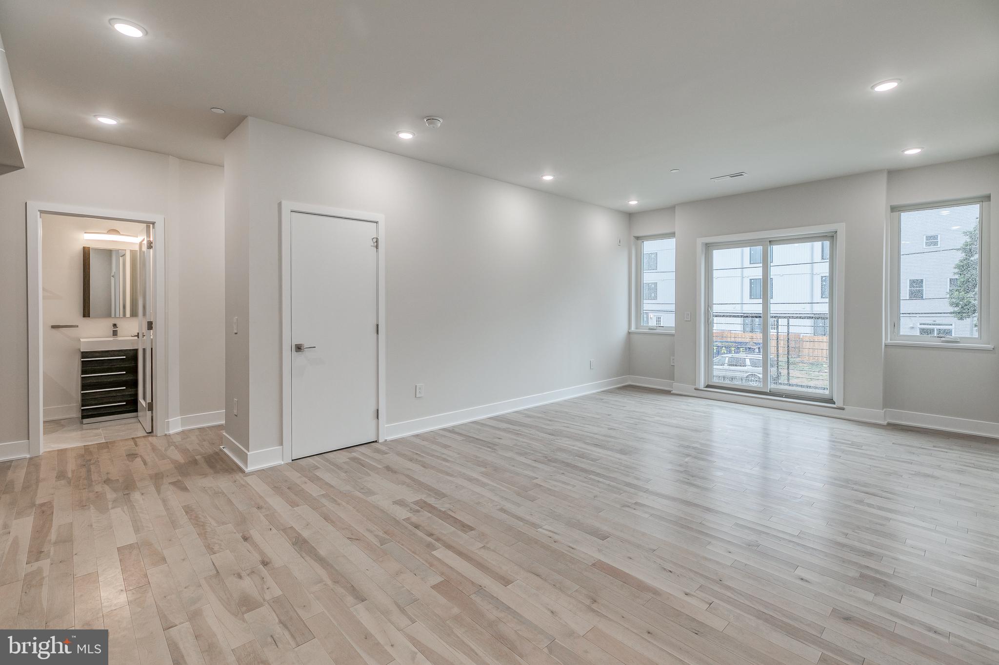 LUDLOW - Residential Lease