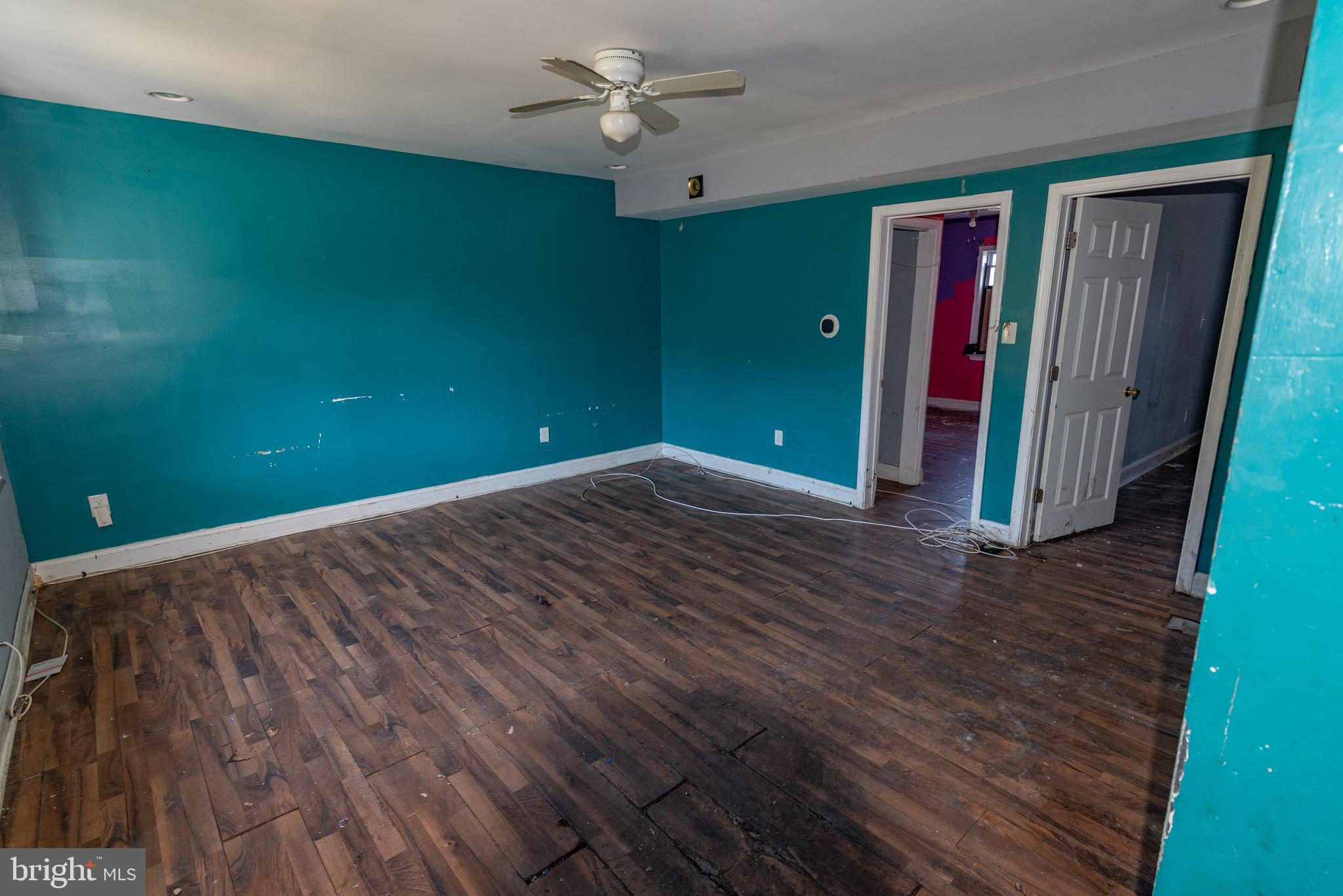 1403 N DECKER AVENUE