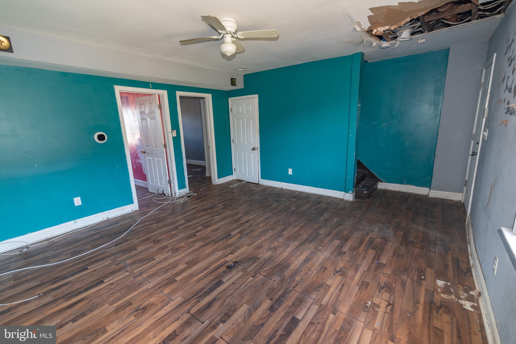 1403 N DECKER AVENUE