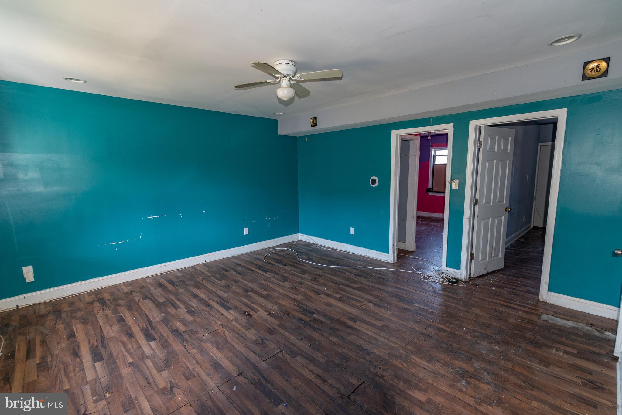 1403 N DECKER AVENUE