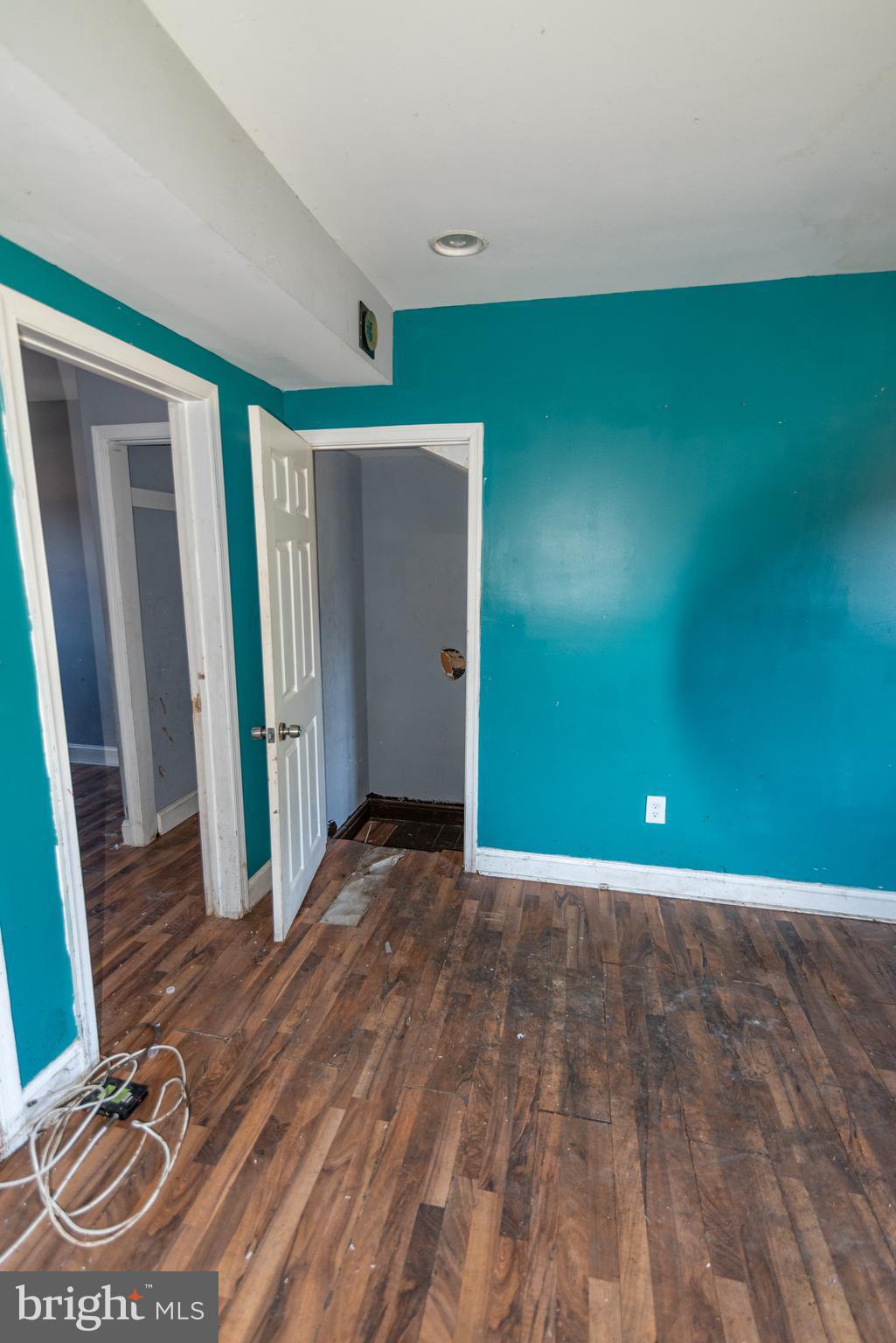 1403 N DECKER AVENUE