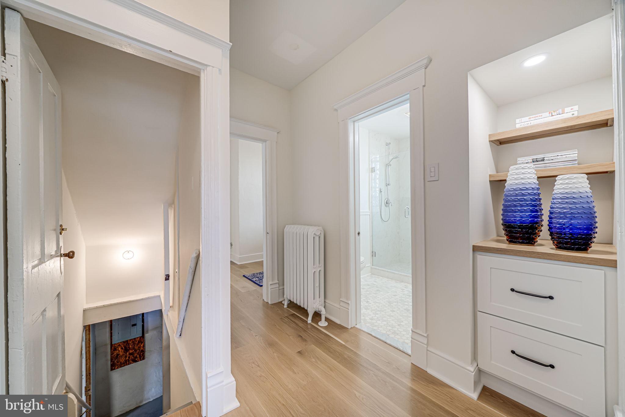 ADDISON HEIGHTS - Residential