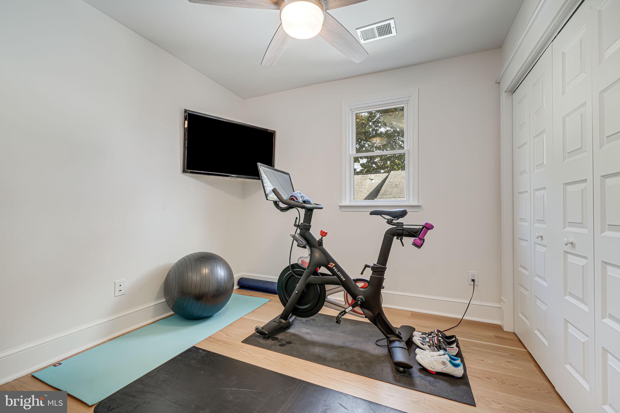 ADDISON HEIGHTS - Residential