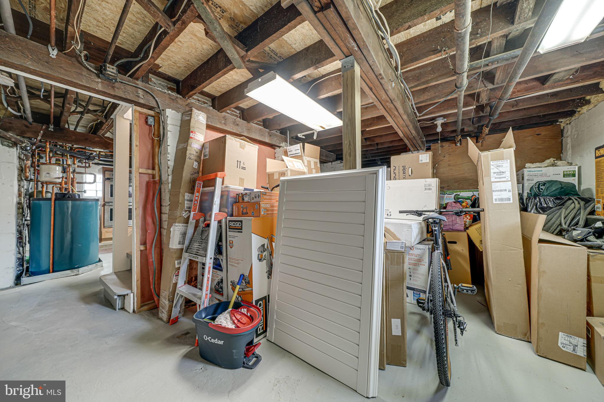 ADDISON HEIGHTS - Residential