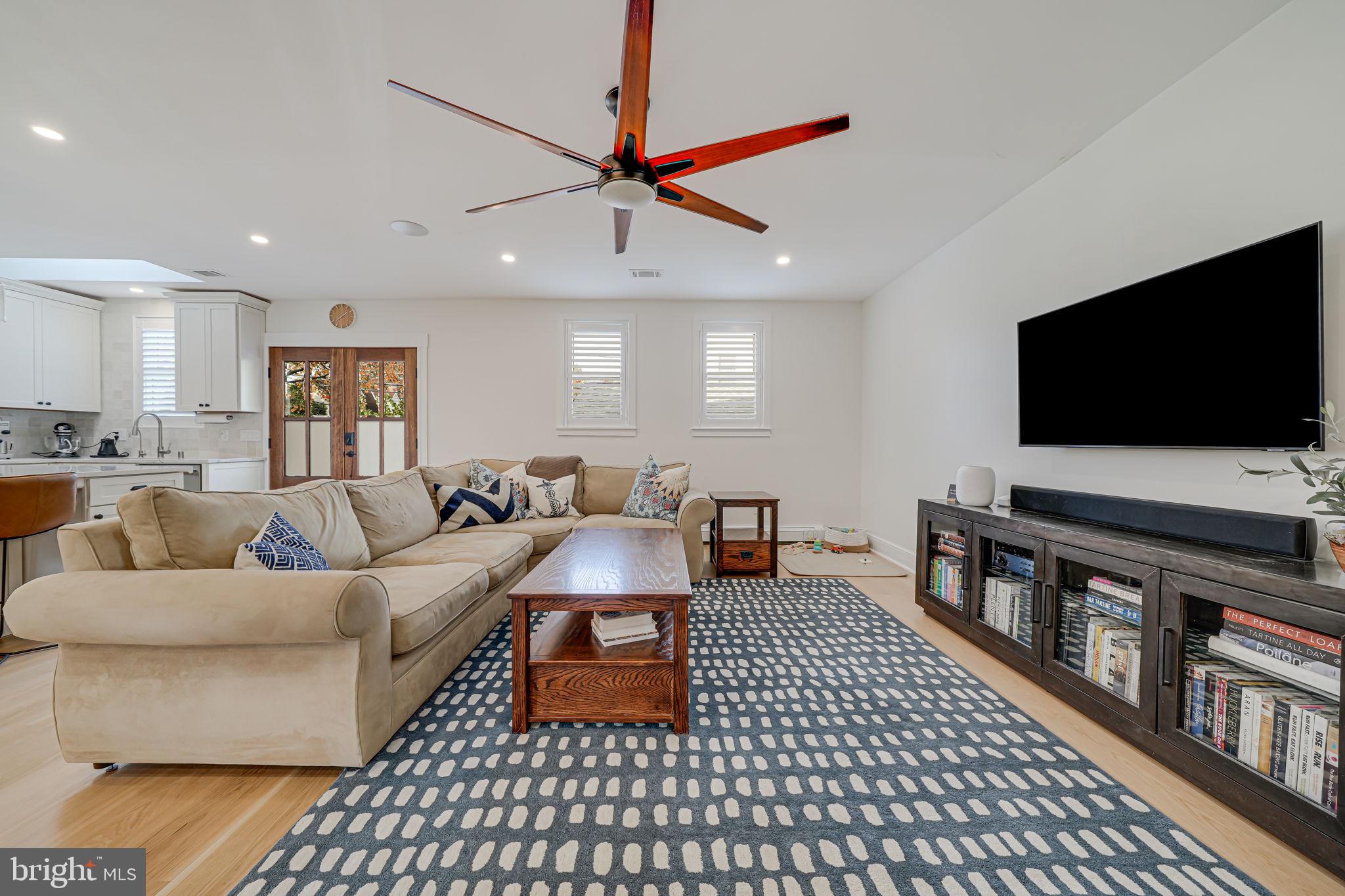 ADDISON HEIGHTS - Residential