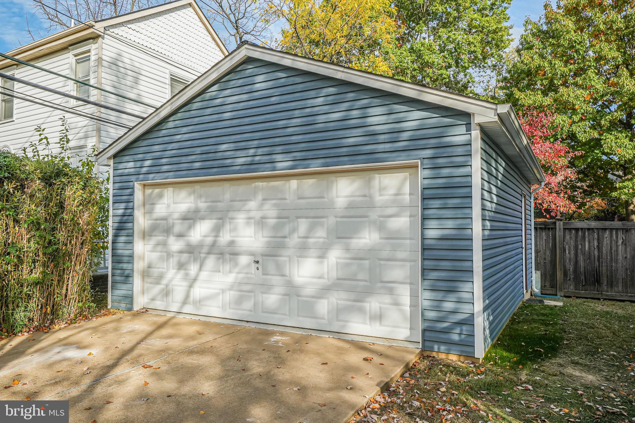 ADDISON HEIGHTS - Residential