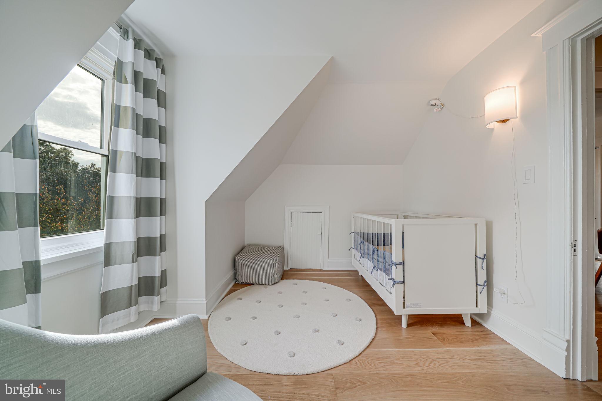 ADDISON HEIGHTS - Residential