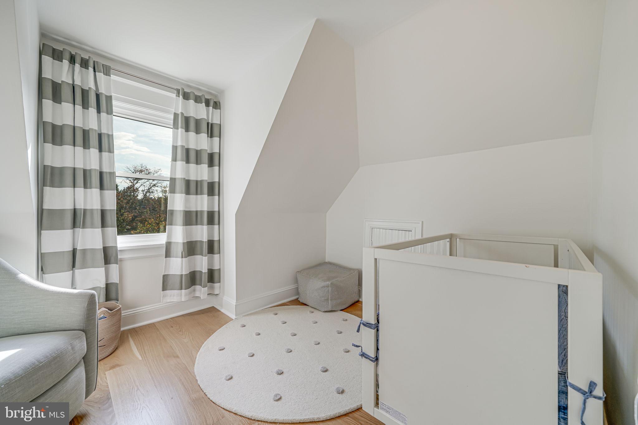 ADDISON HEIGHTS - Residential