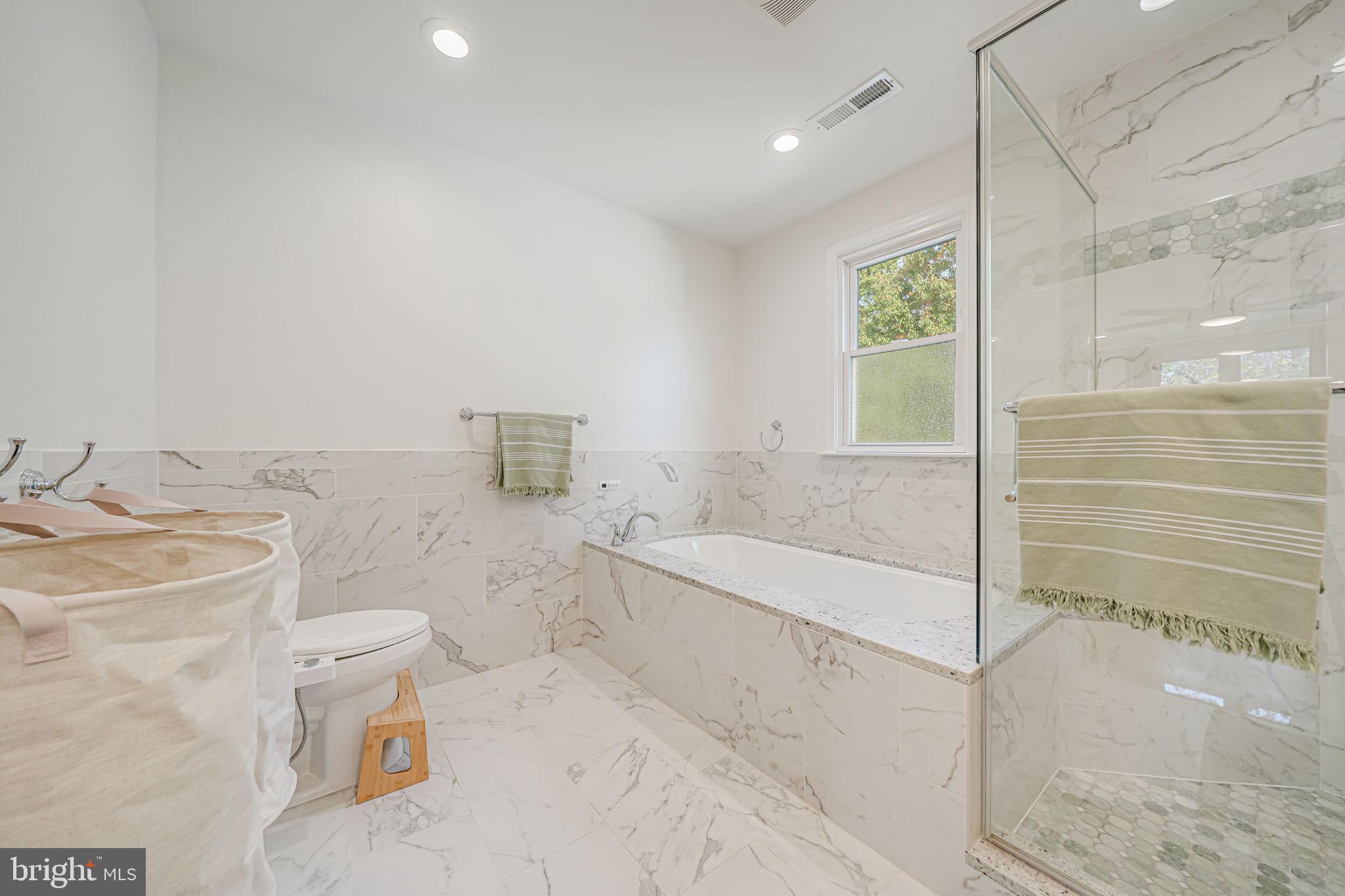 ADDISON HEIGHTS - Residential