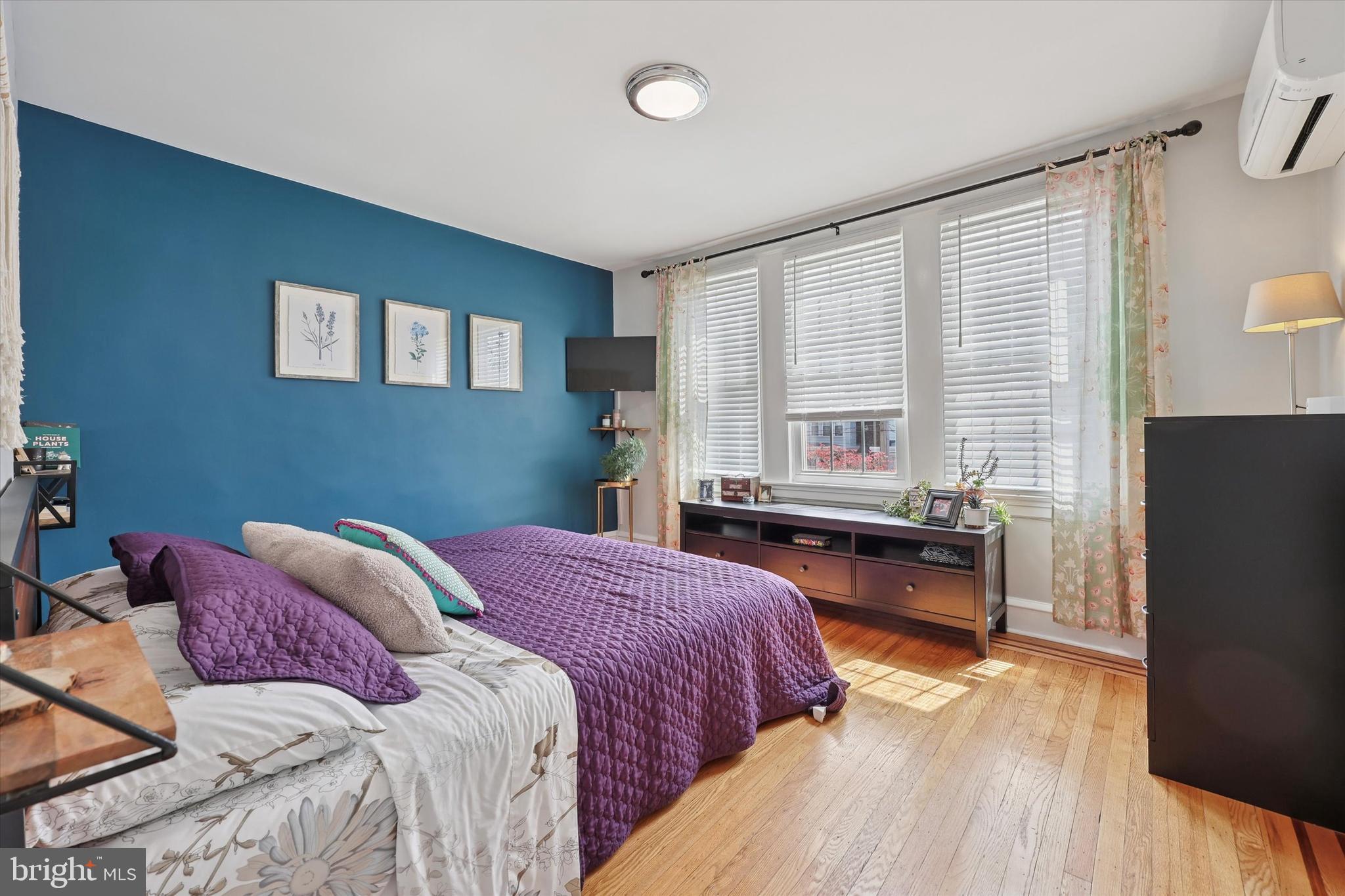 ROXBOROUGH - Residential