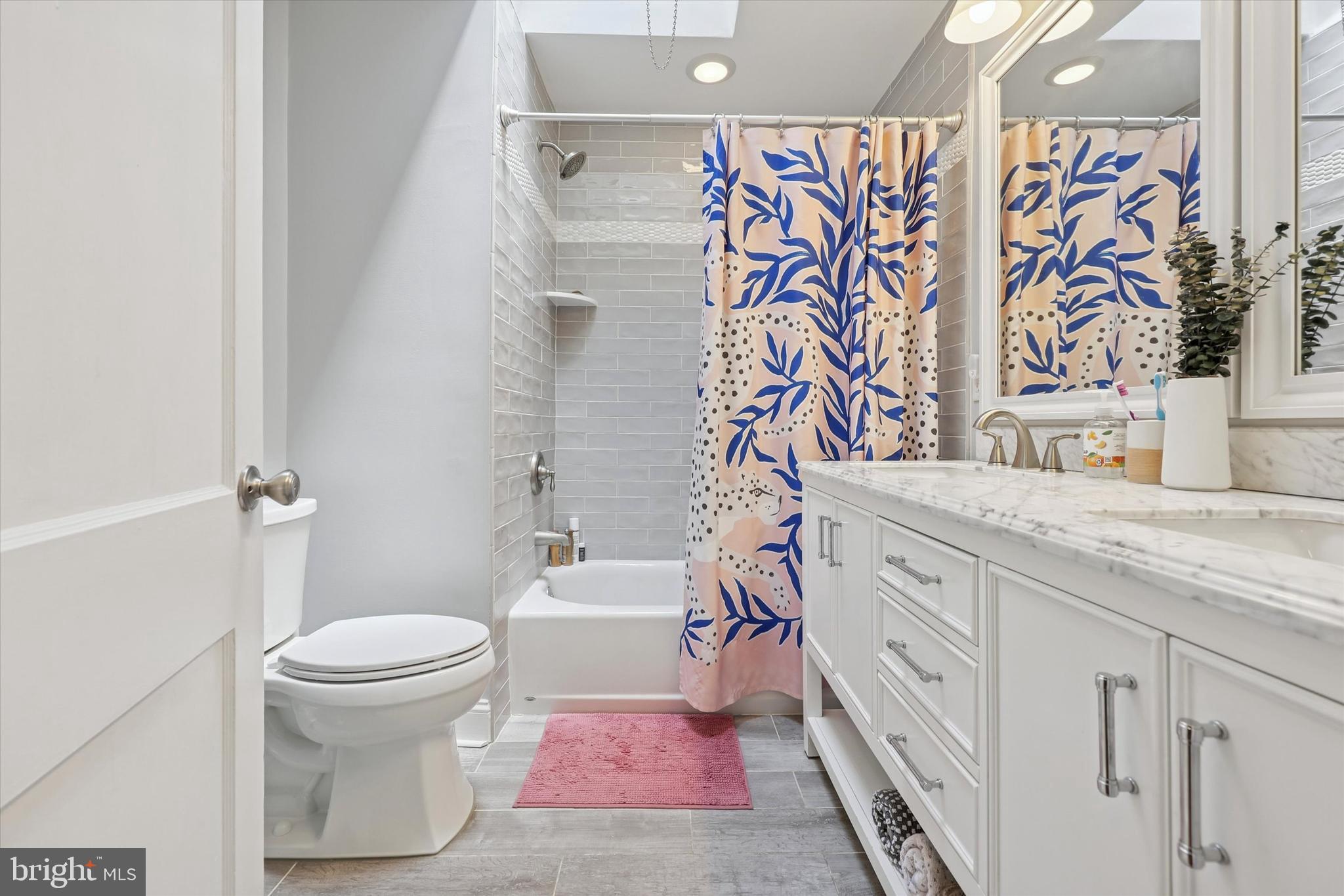 ROXBOROUGH - Residential