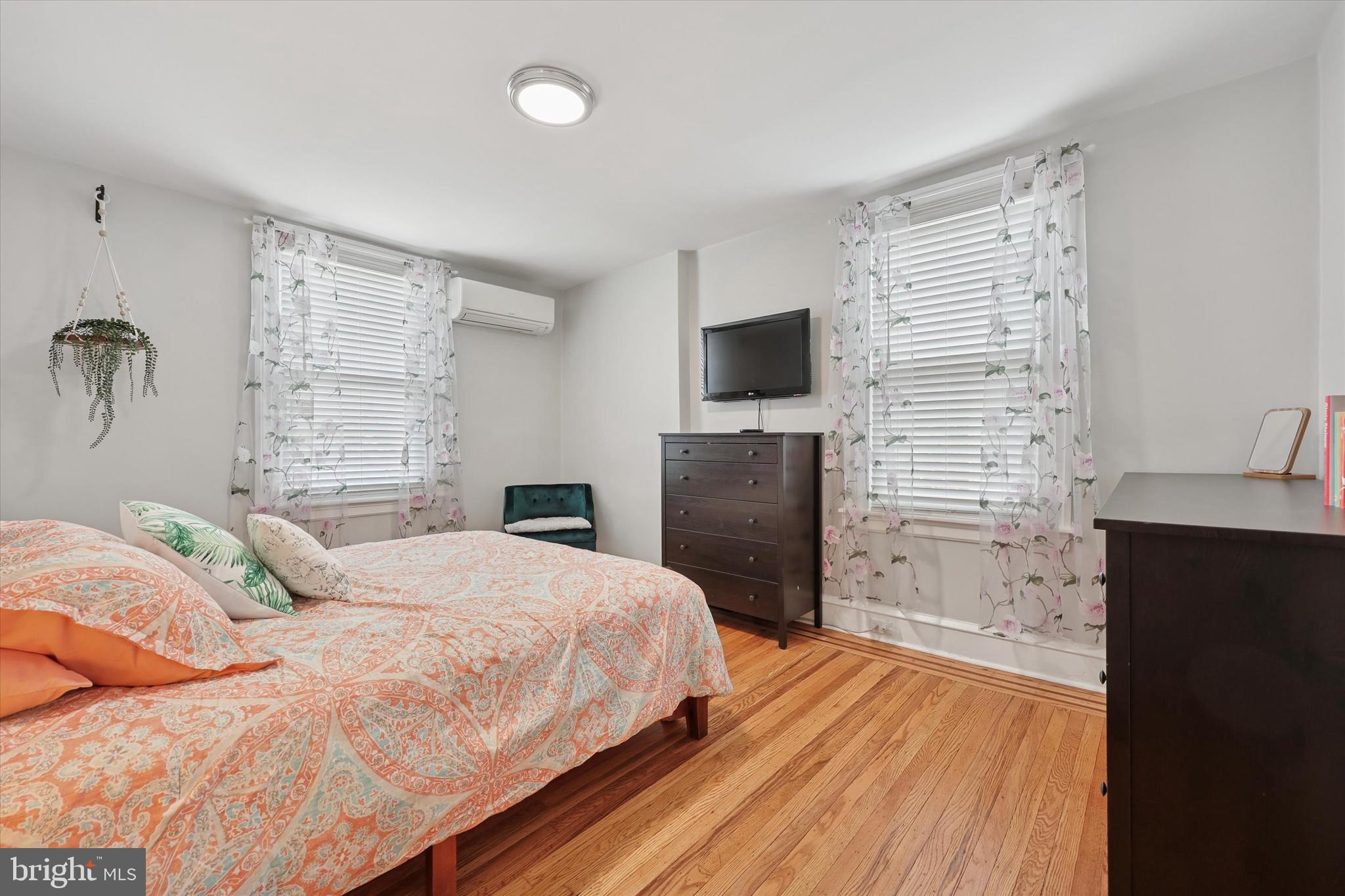 ROXBOROUGH - Residential